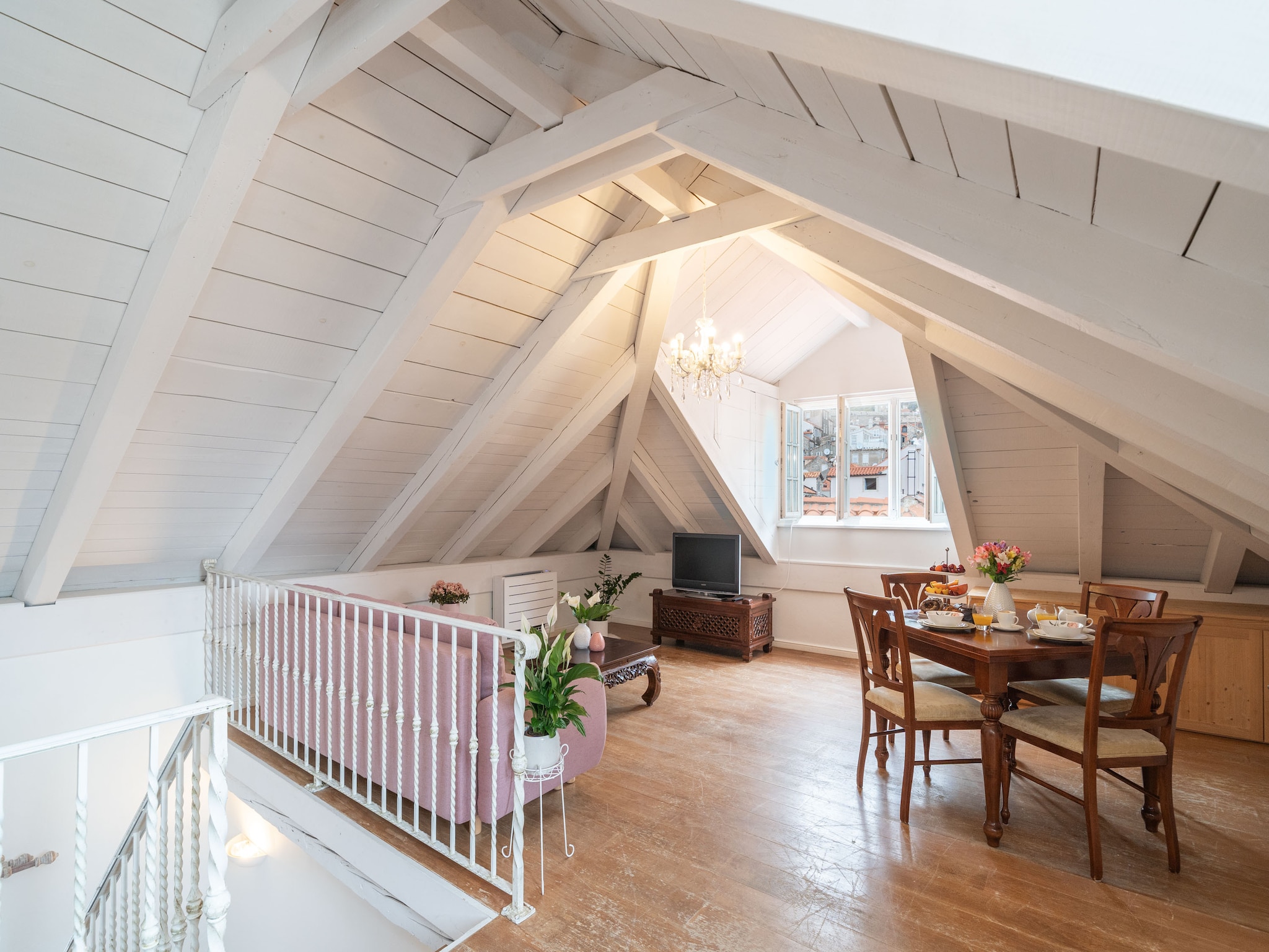 Apartmá Secret Apartments - Two Bedroom Apartment with Cit