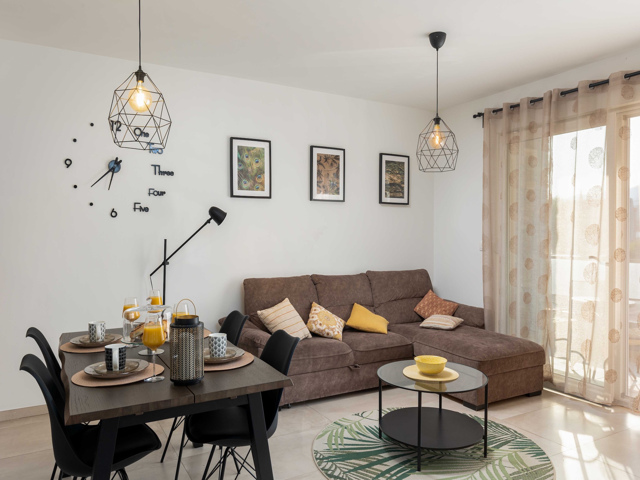 Apartmá Apartment Why Not - Two Bedroom Apartment with Bal