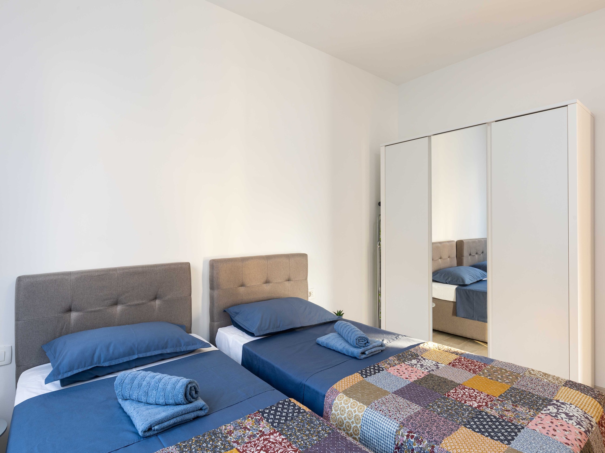 Apartmá Apartment Why Not - Two Bedroom Apartment with Bal