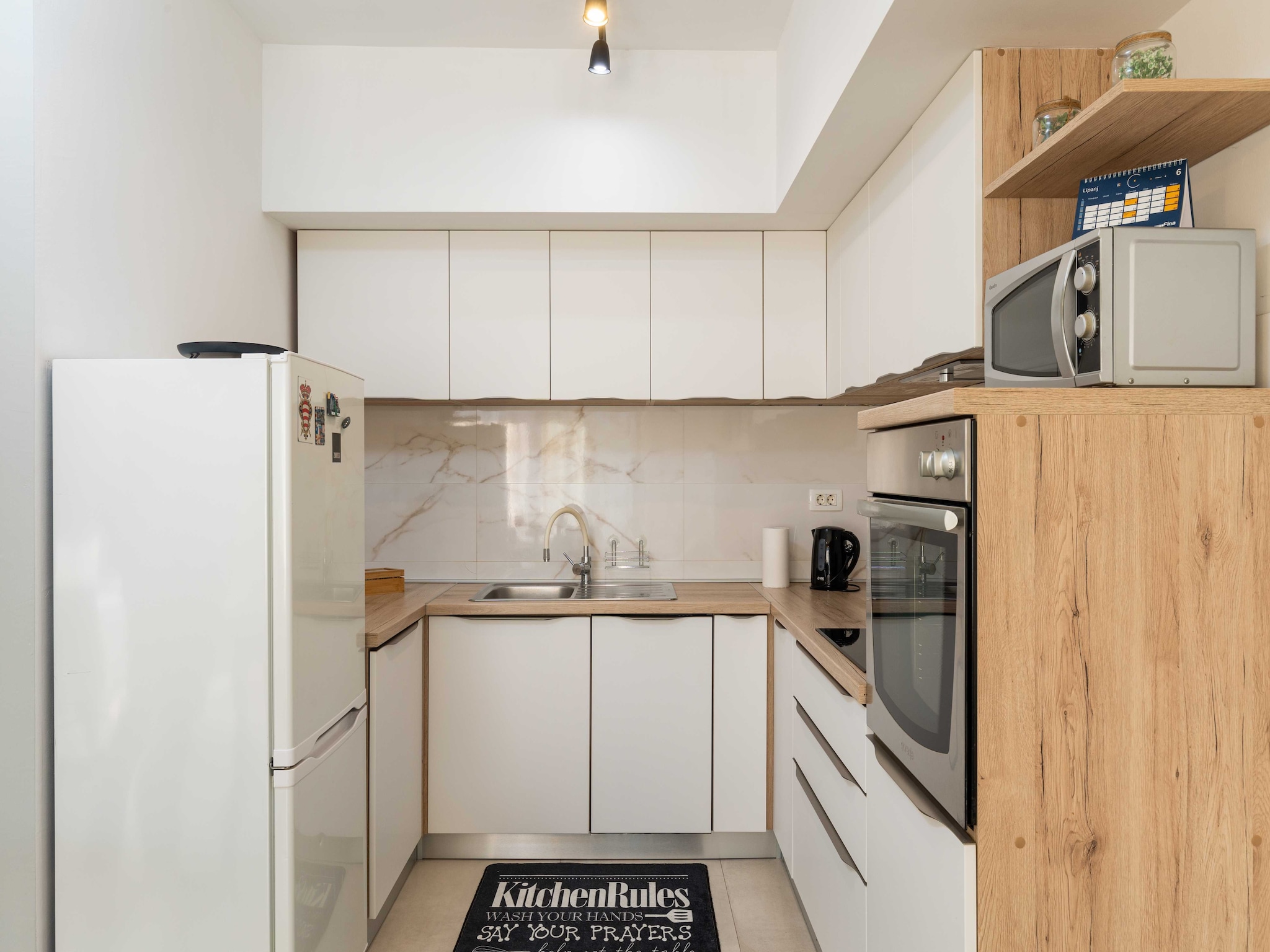 Apartmá Apartment Why Not - Two Bedroom Apartment with Bal