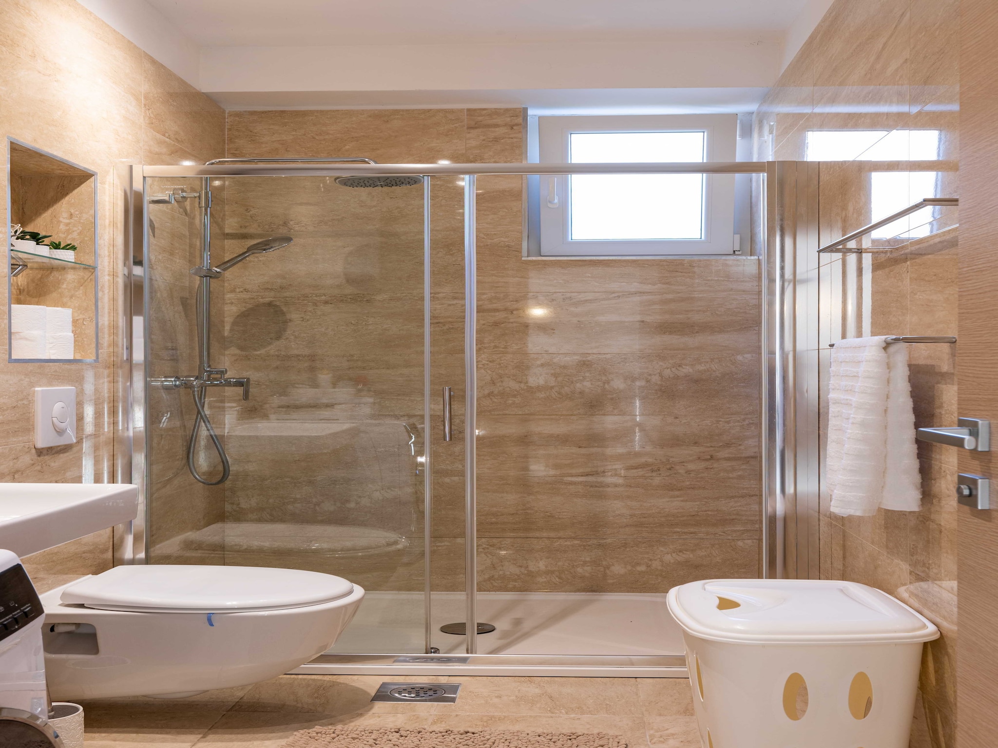 Apartmá Apartment Why Not - Two Bedroom Apartment with Bal