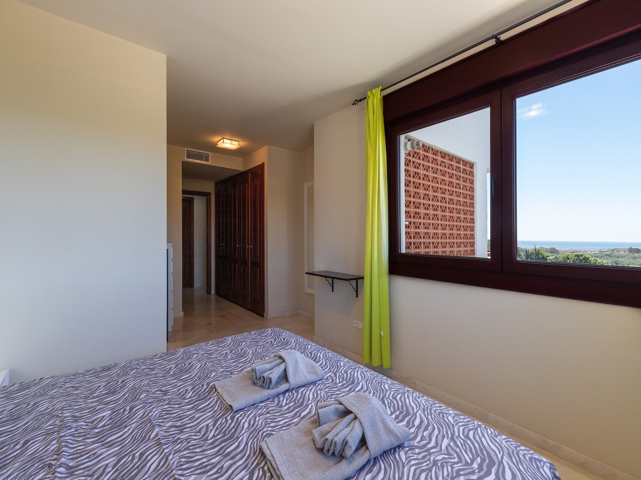   Bahia Casares 4