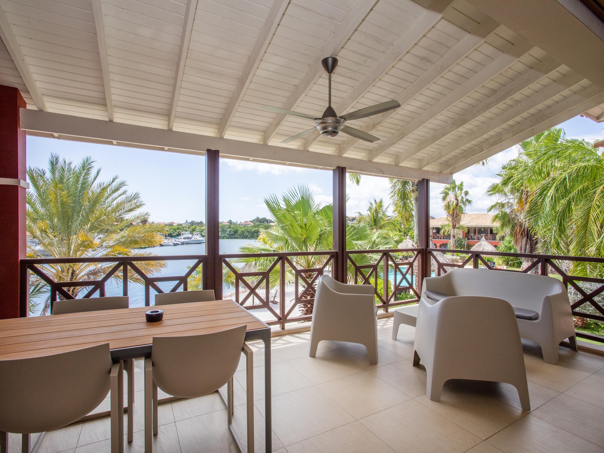   Spanish Water Apartment