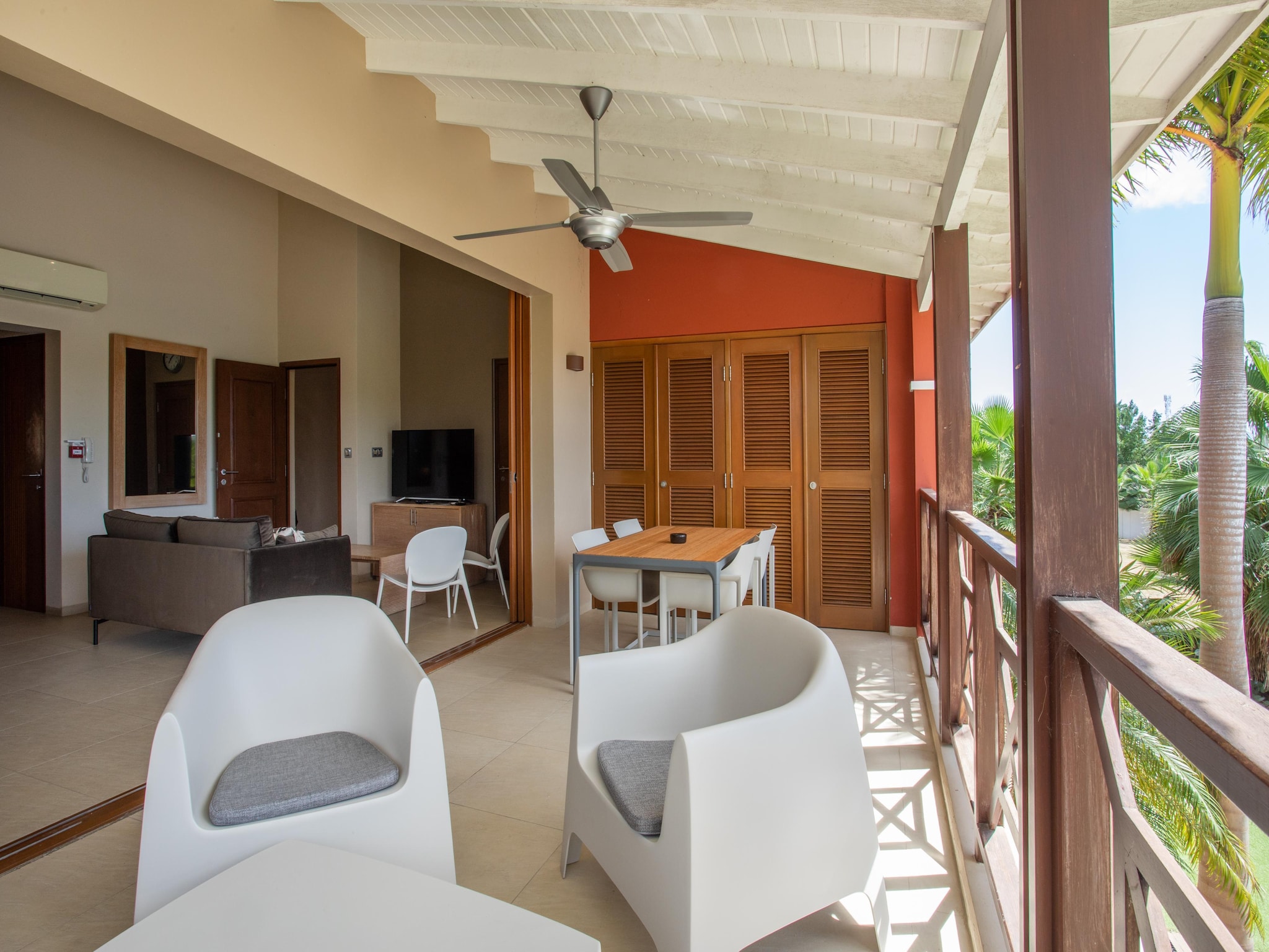   Spanish Water Apartment