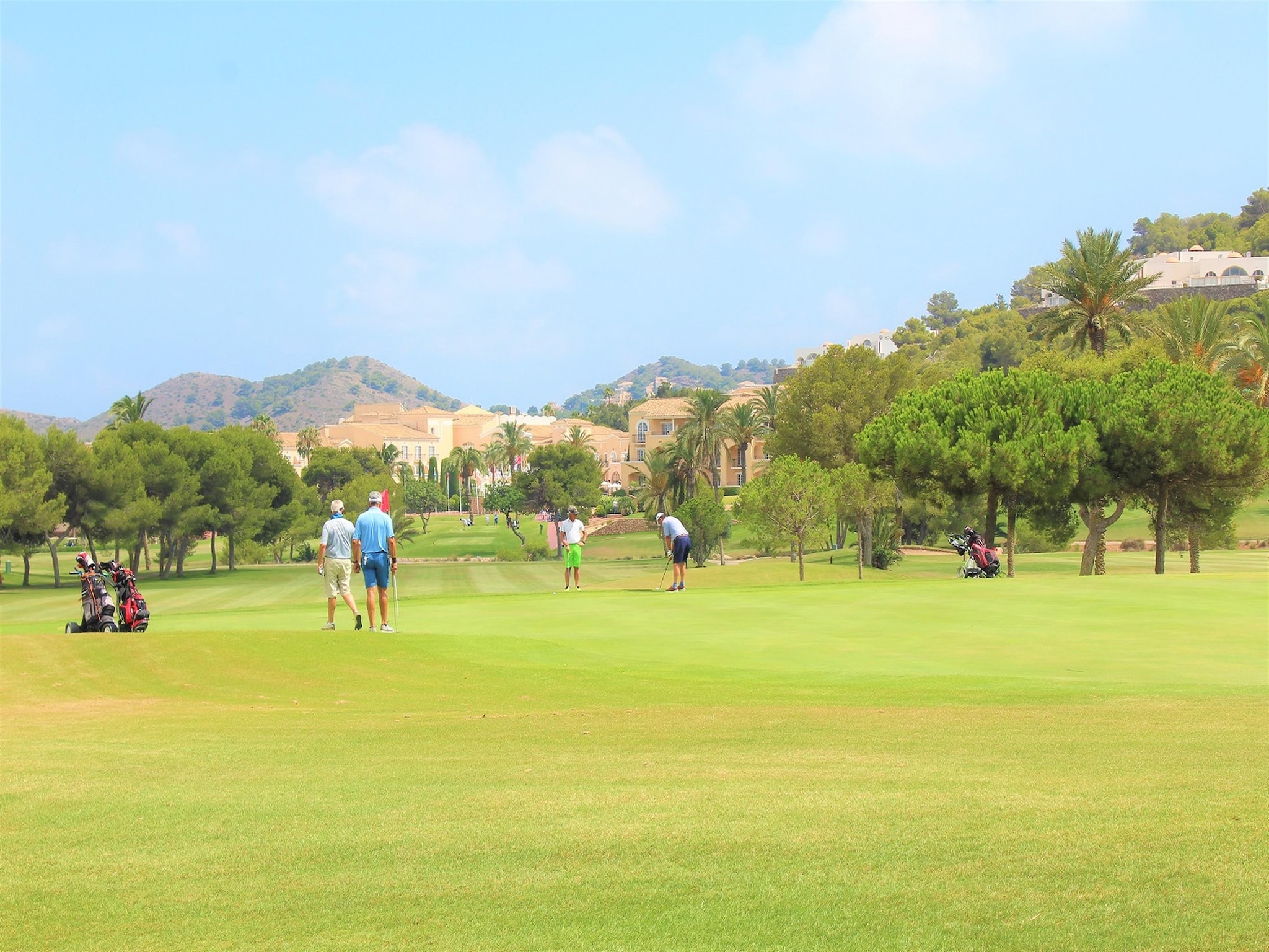   Apartamento con piscina frente al mar en La Manga