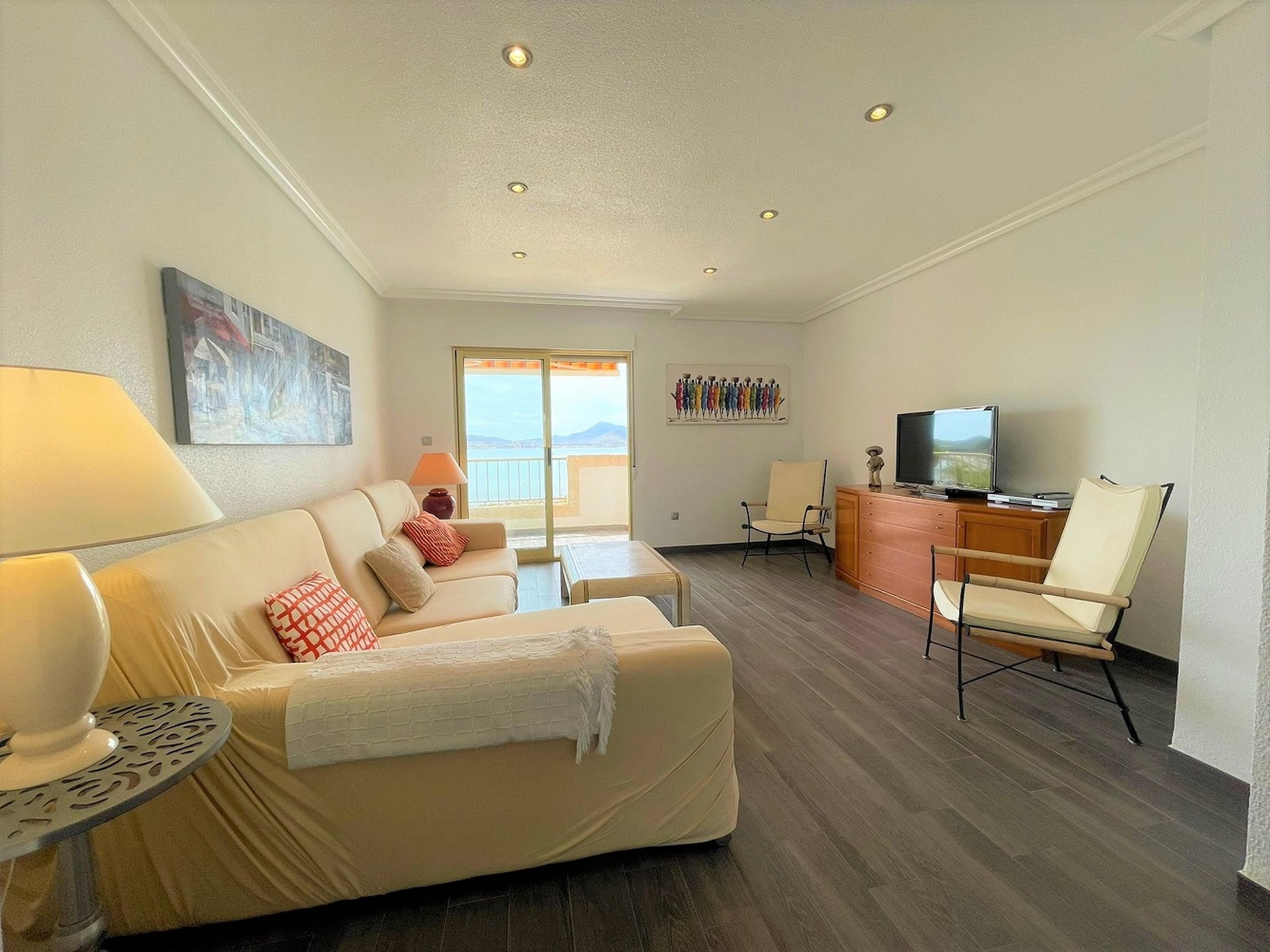   Apartamento con piscina frente al mar en La Manga