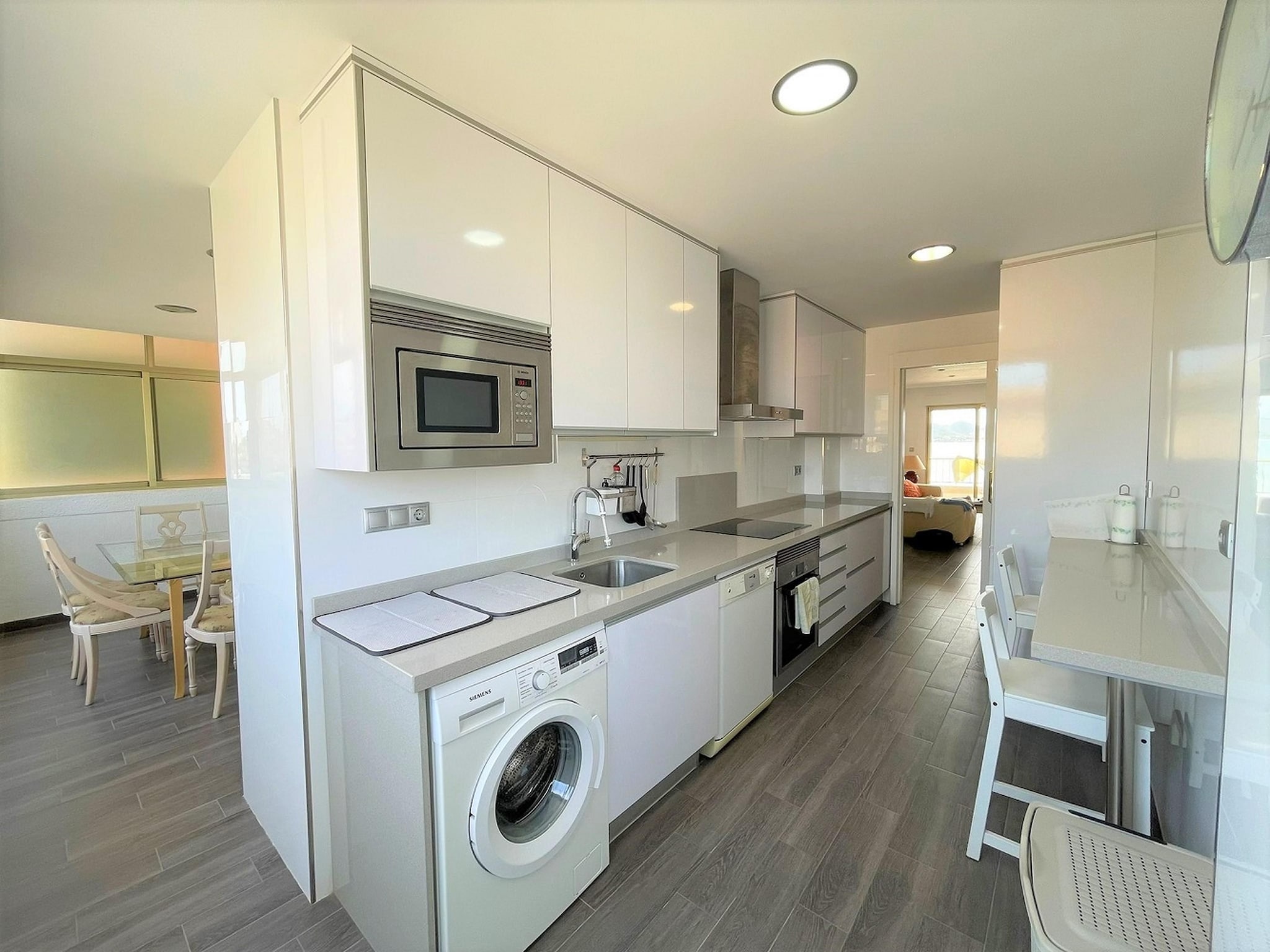   Apartamento con piscina frente al mar en La Manga
