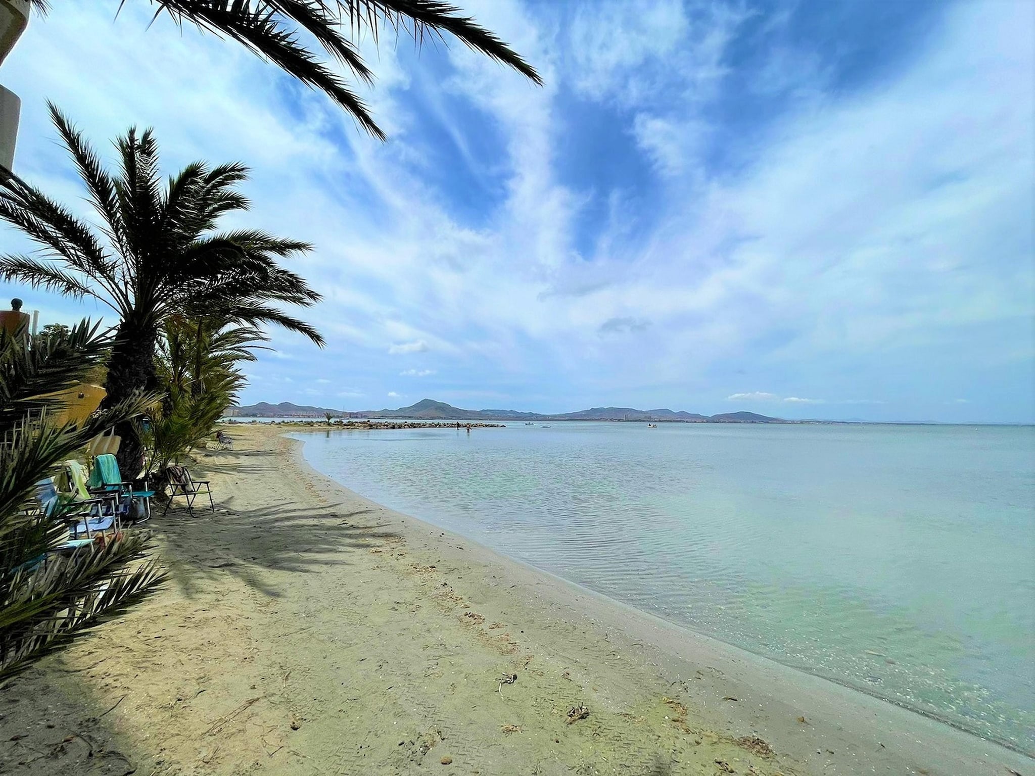  Apartamento con piscina frente al mar en La Manga