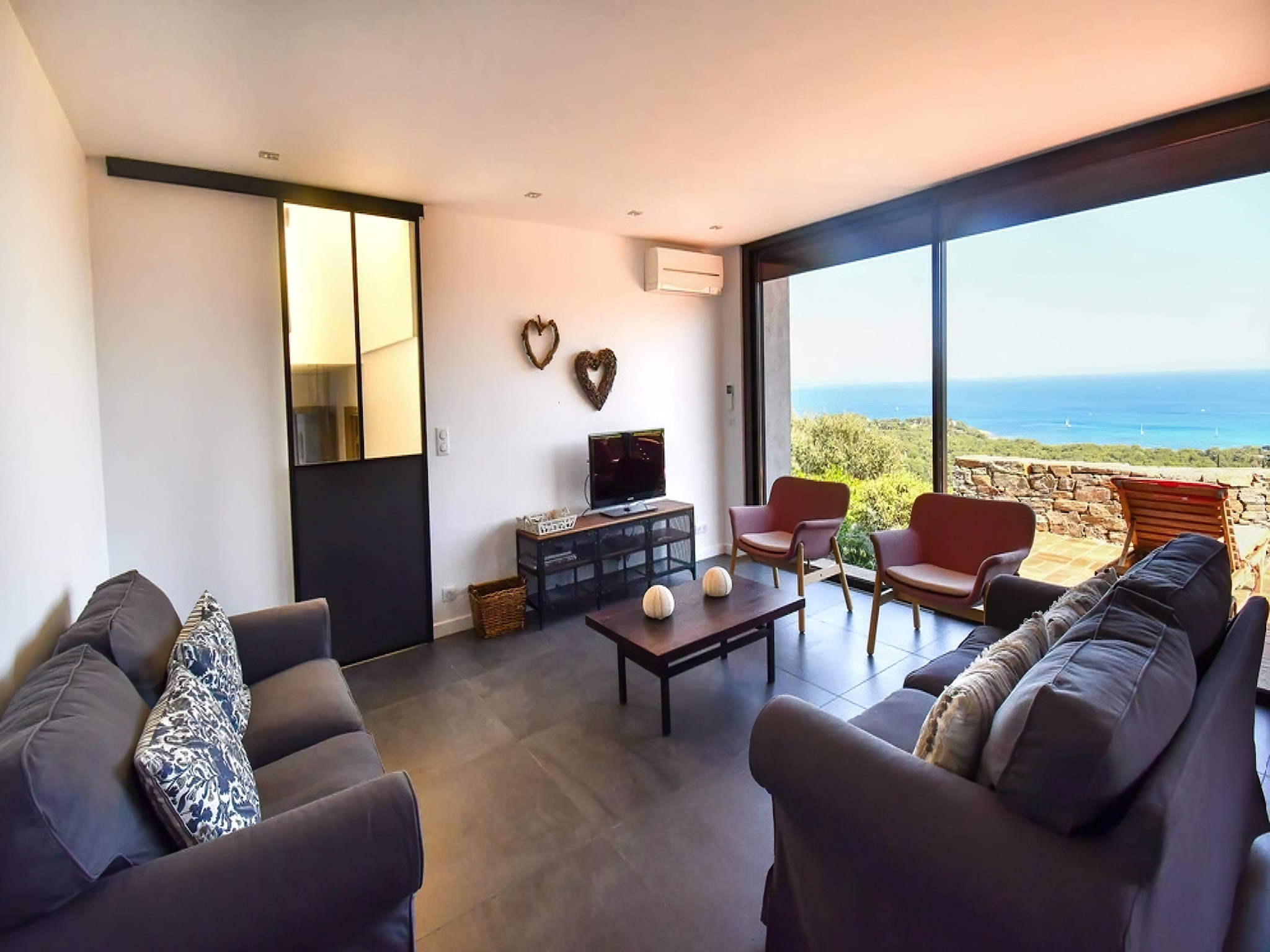   VILLA LA FOURMIGUE/ TEXIDO