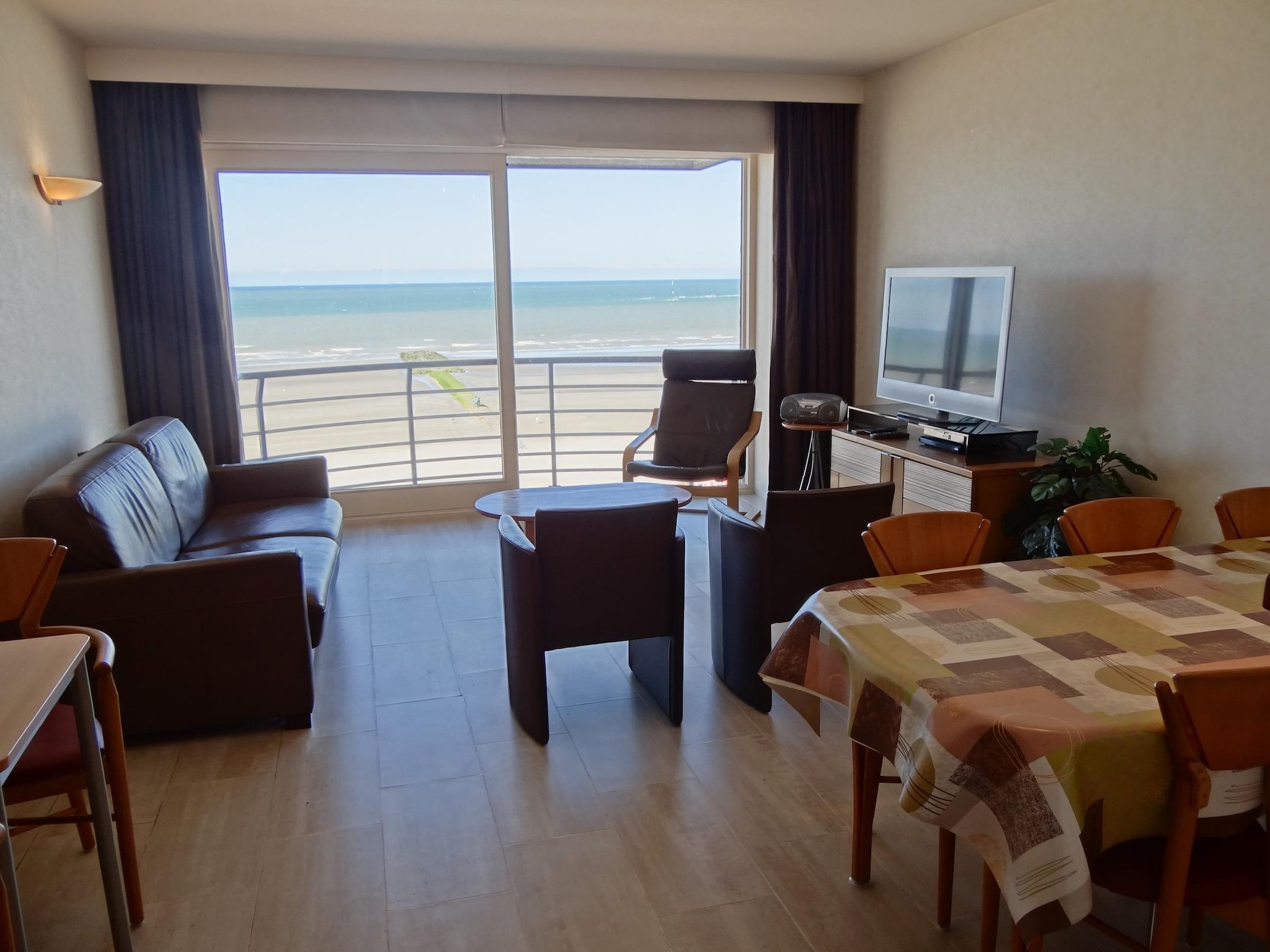 Leilighet CASINO AB B0701GAR