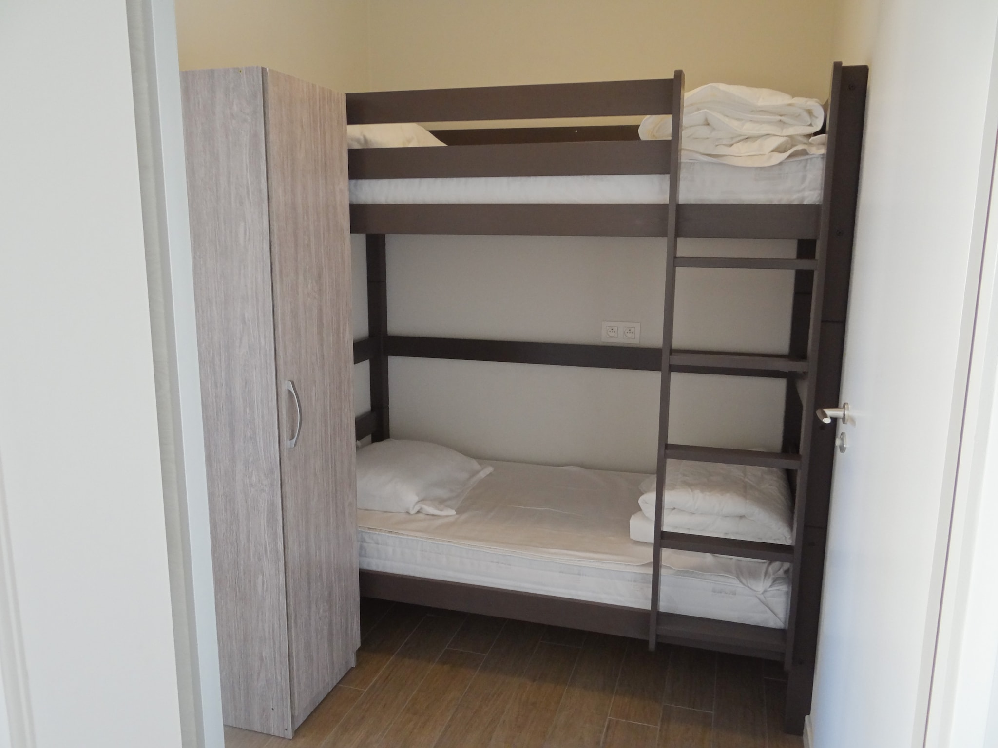 Ferienwohnung WIELINGERBANK E 404