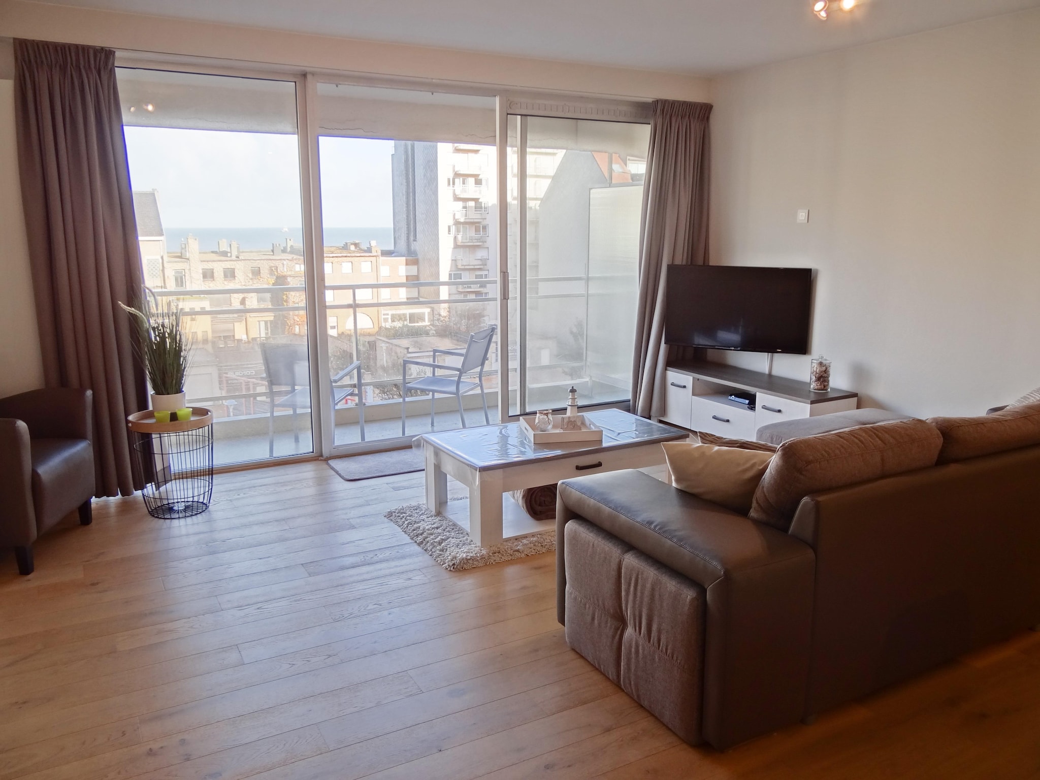Ferienwohnung WIELINGERBANK E 404