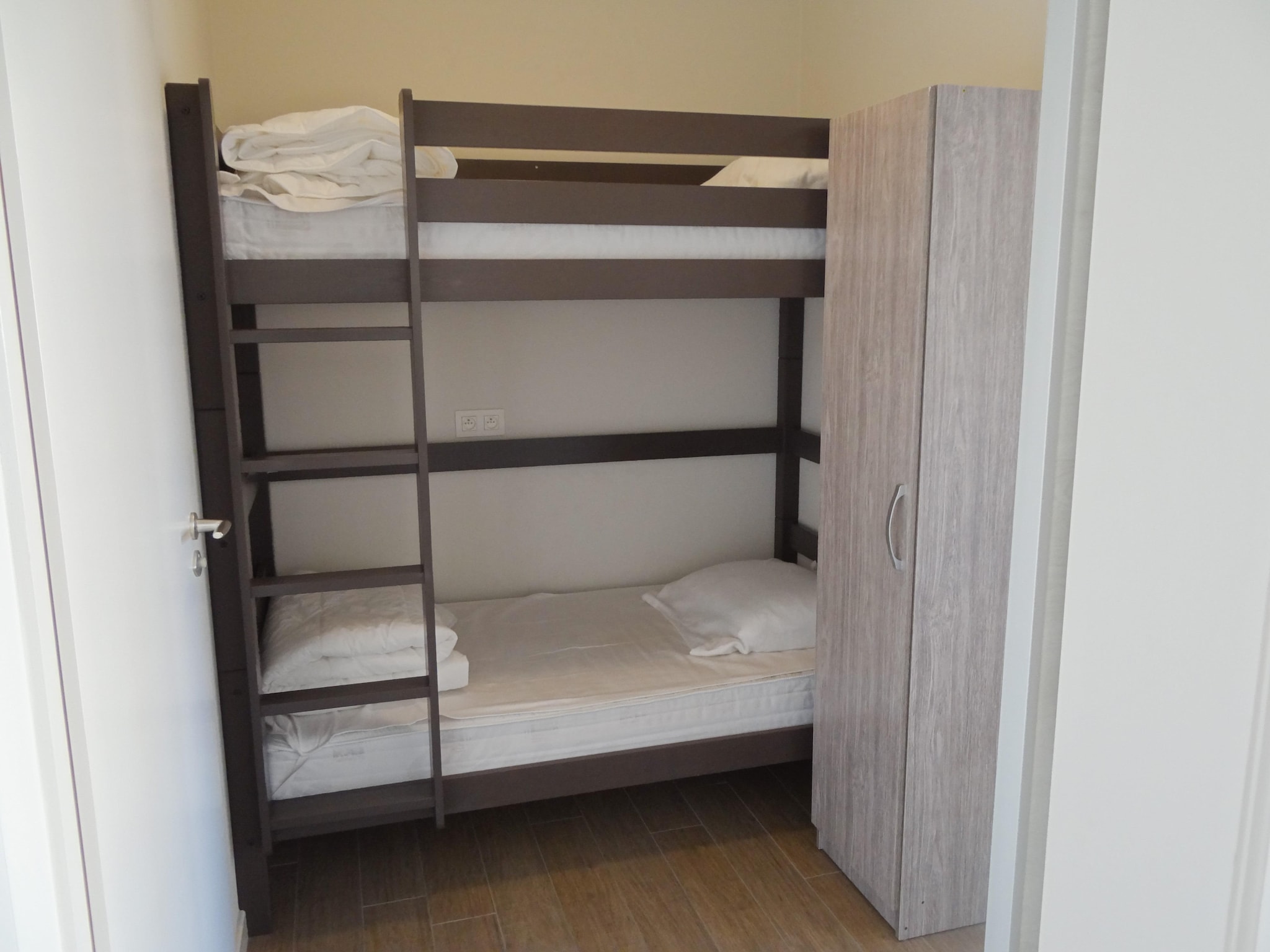 Ferienwohnung WIELINGERBANK E 404