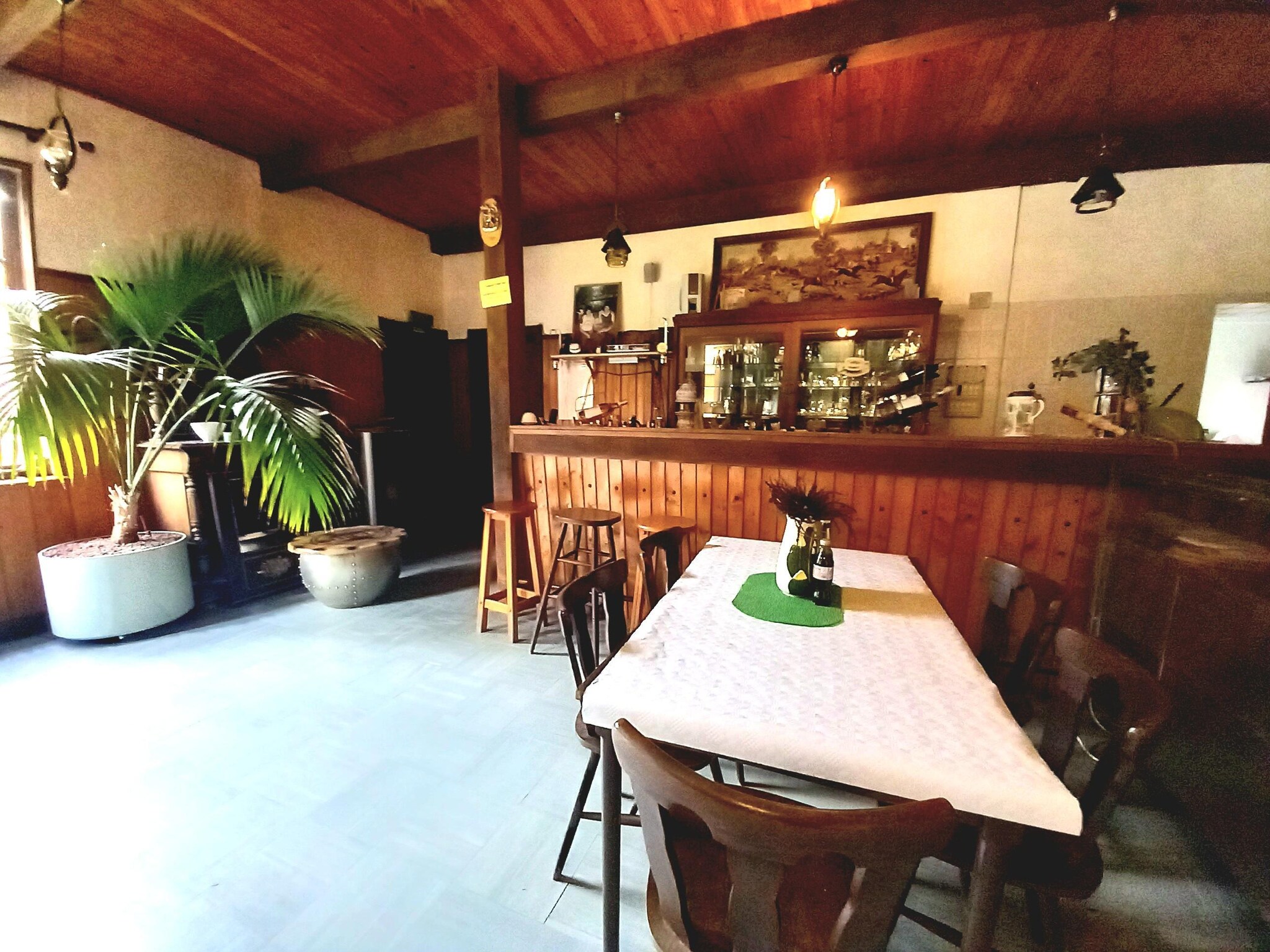   Ferienhaus mit eigener Bar am Bach in Saint Quirin