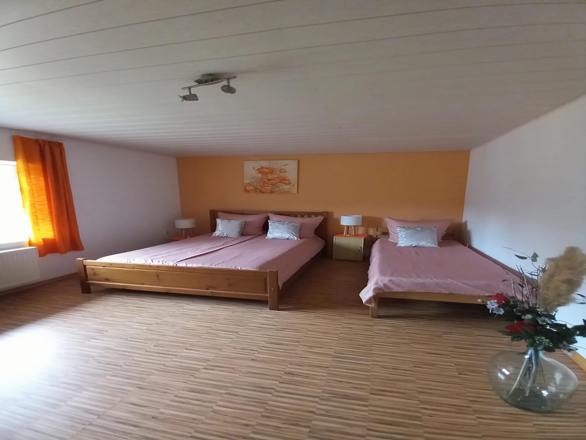   Ferienhaus mit eigener Bar am Bach in Saint Quirin