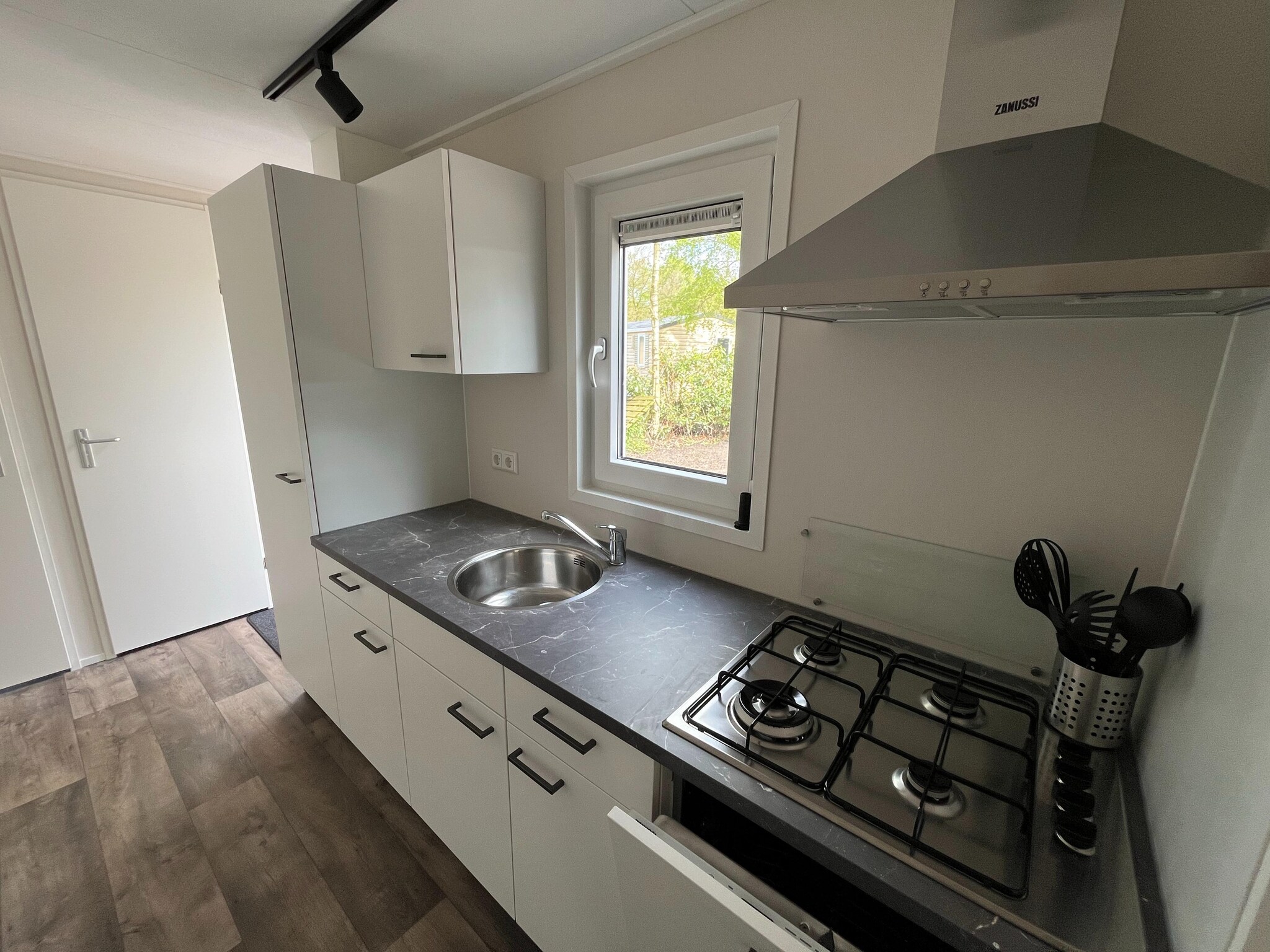 Holiday home Vakantiepark Bergumermeer 11