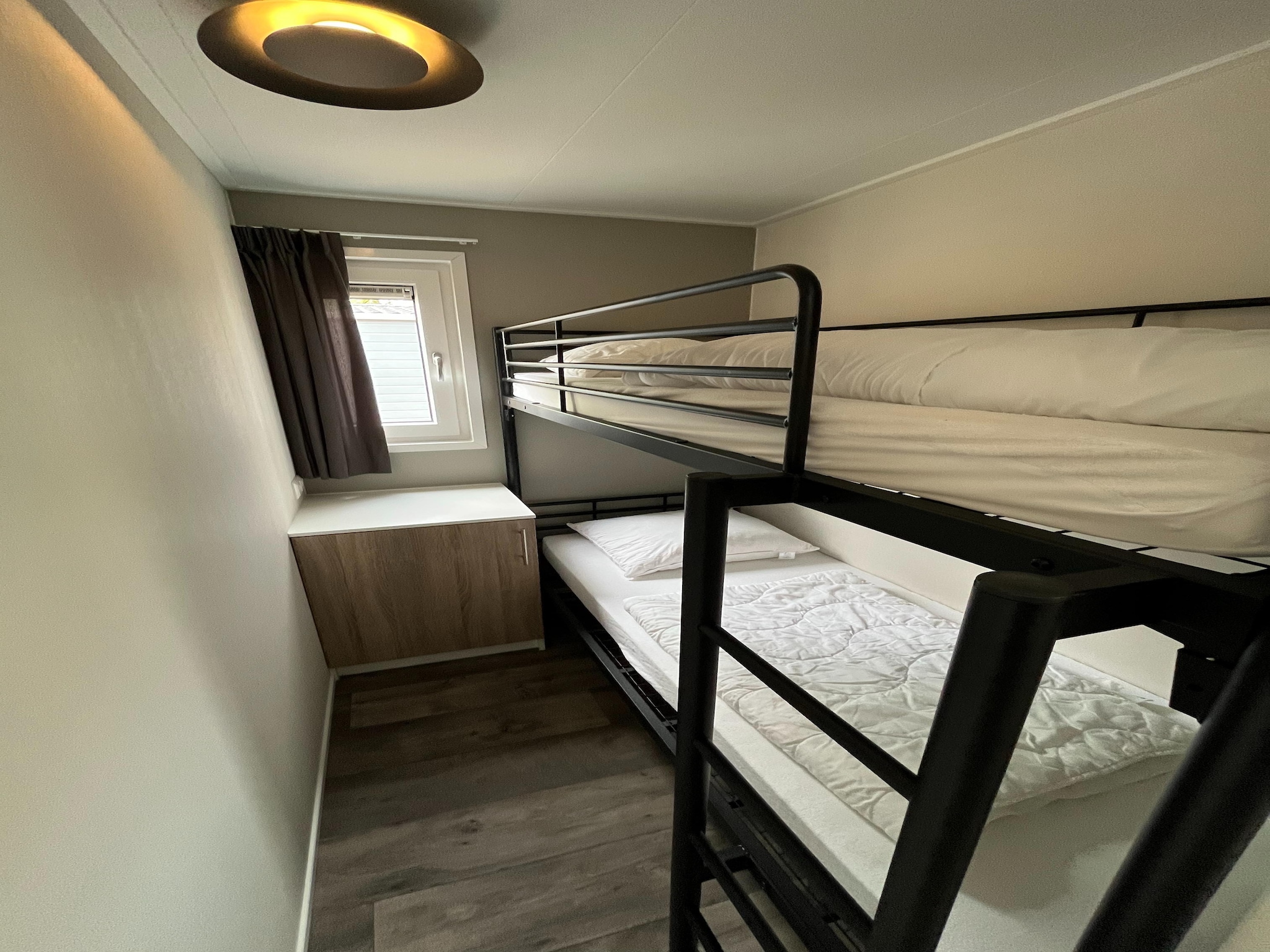 Holiday home Vakantiepark Bergumermeer 11