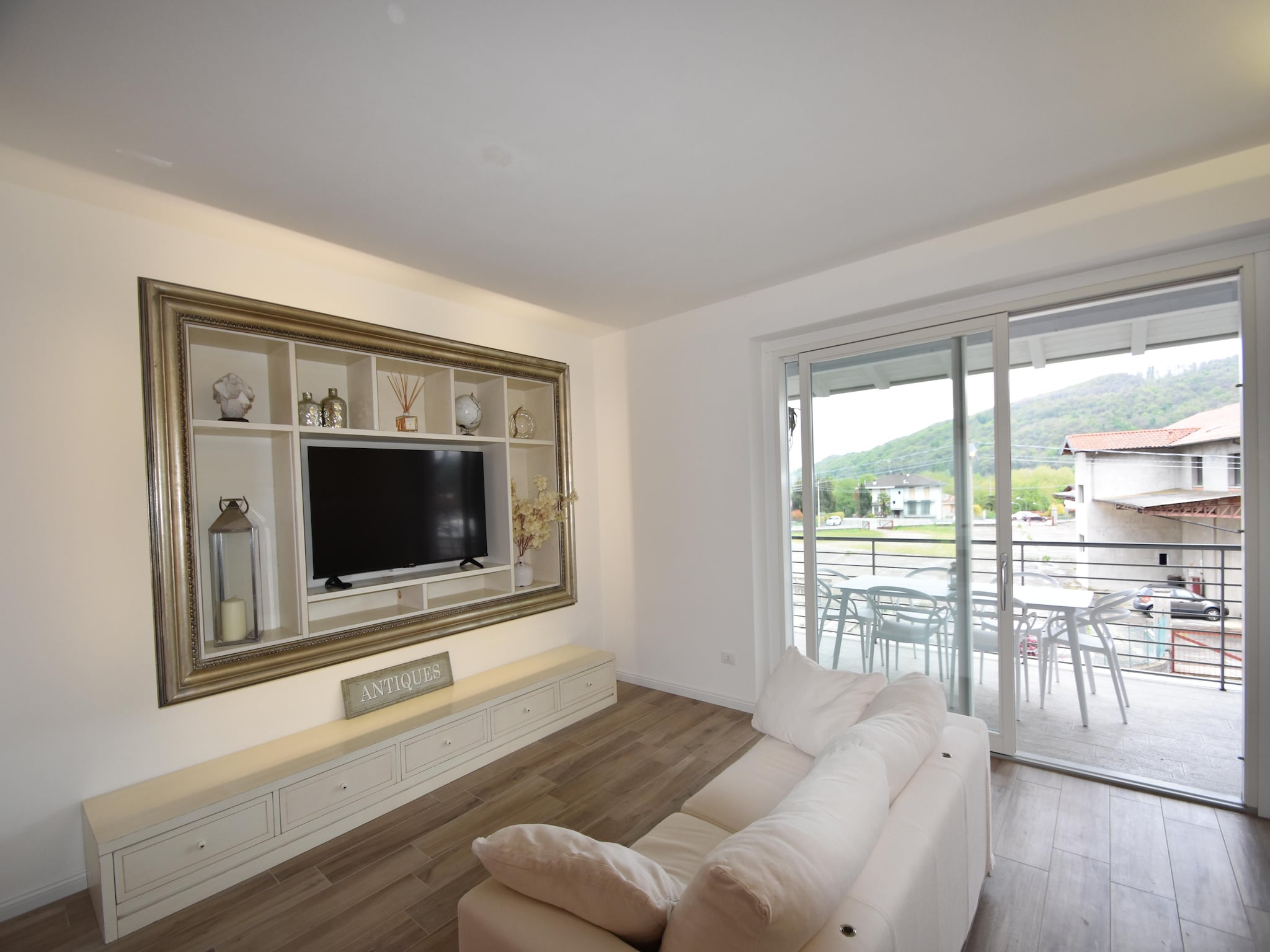  Lavinia's Apartment