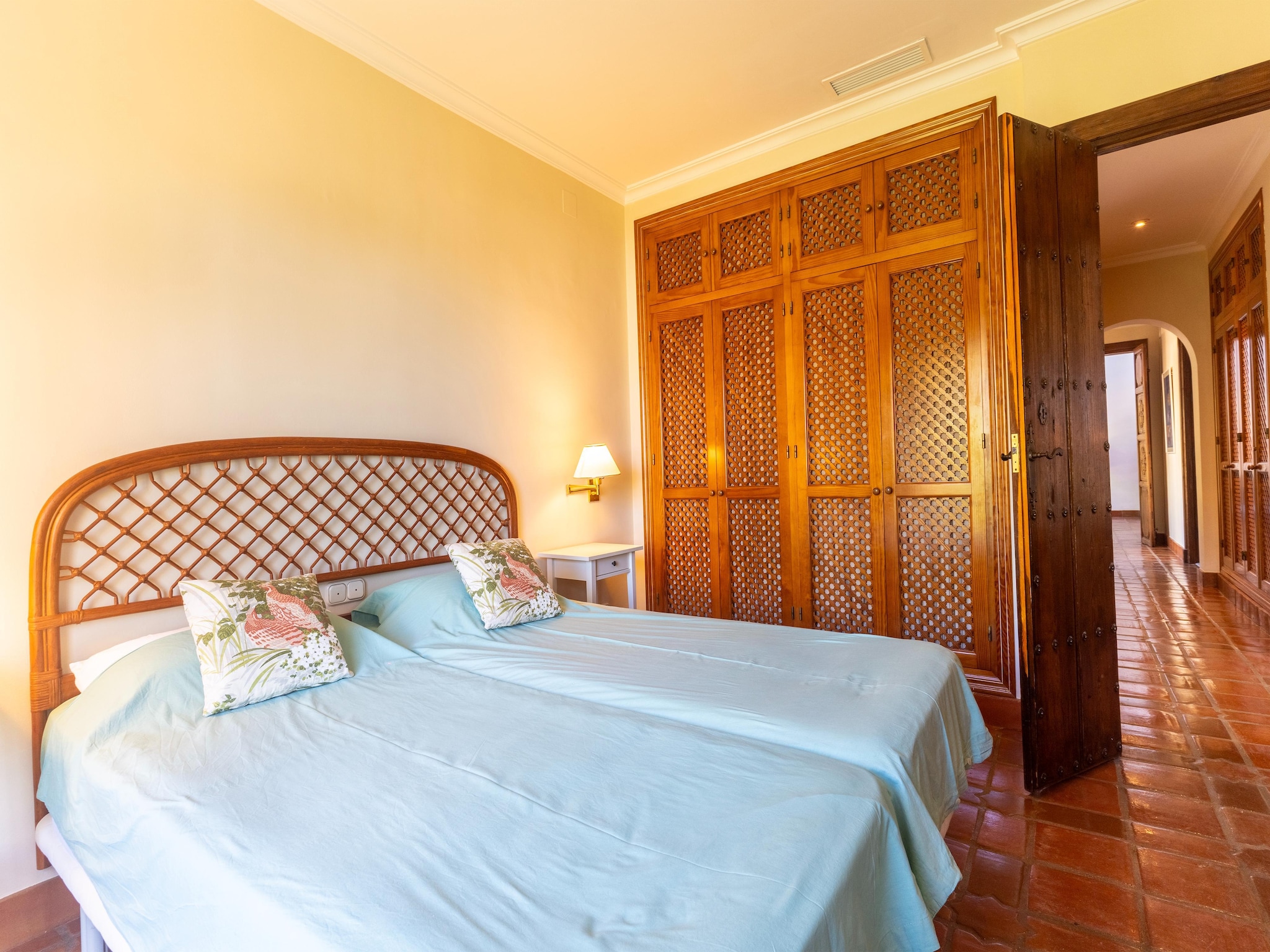   Casa Amarilla
