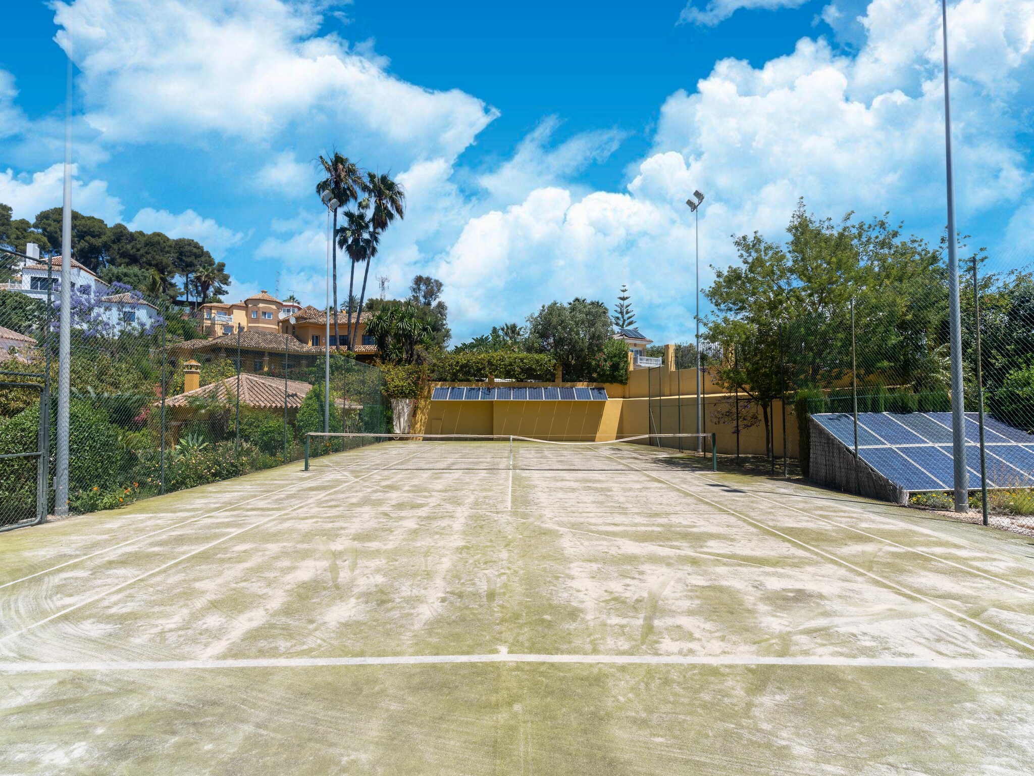   Casa Amarilla