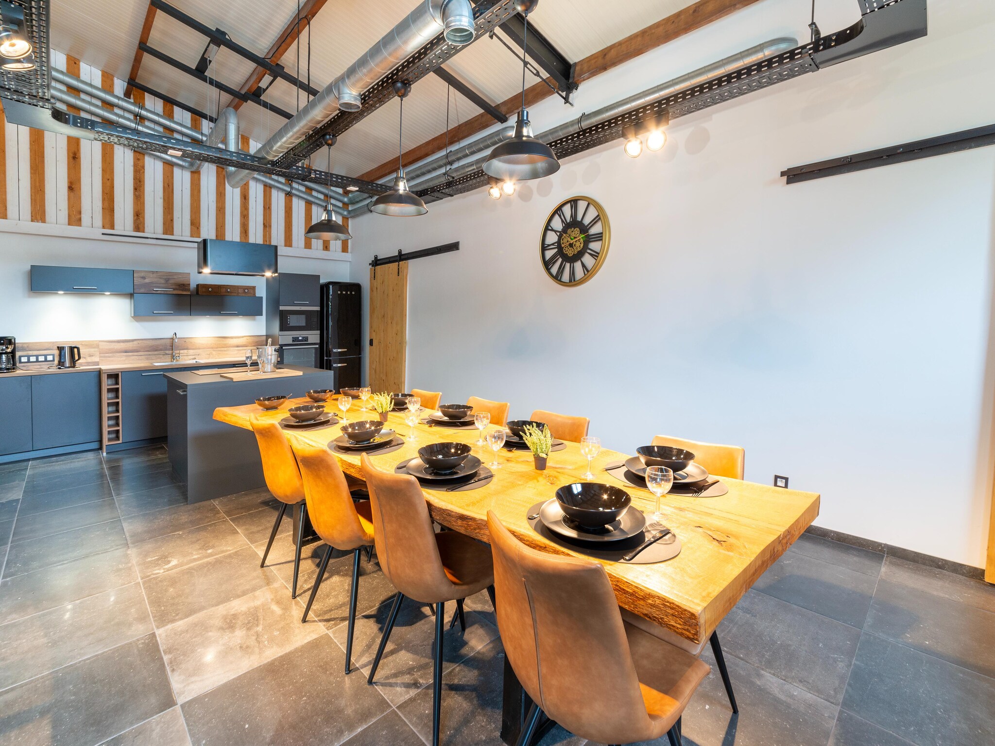   Gite à la ferme avec Piscine intérrieur