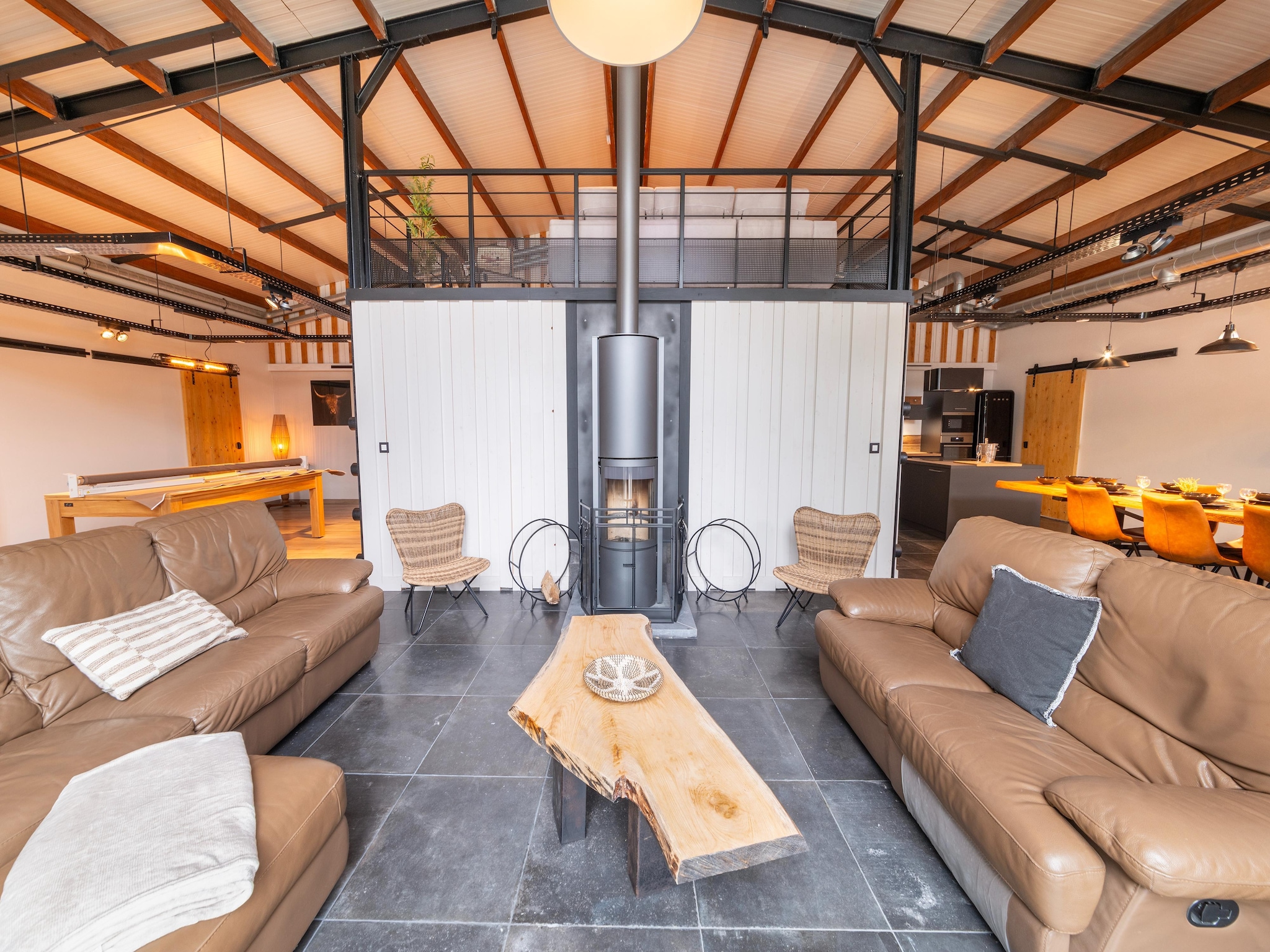   Gite à la ferme avec Piscine intérrieur