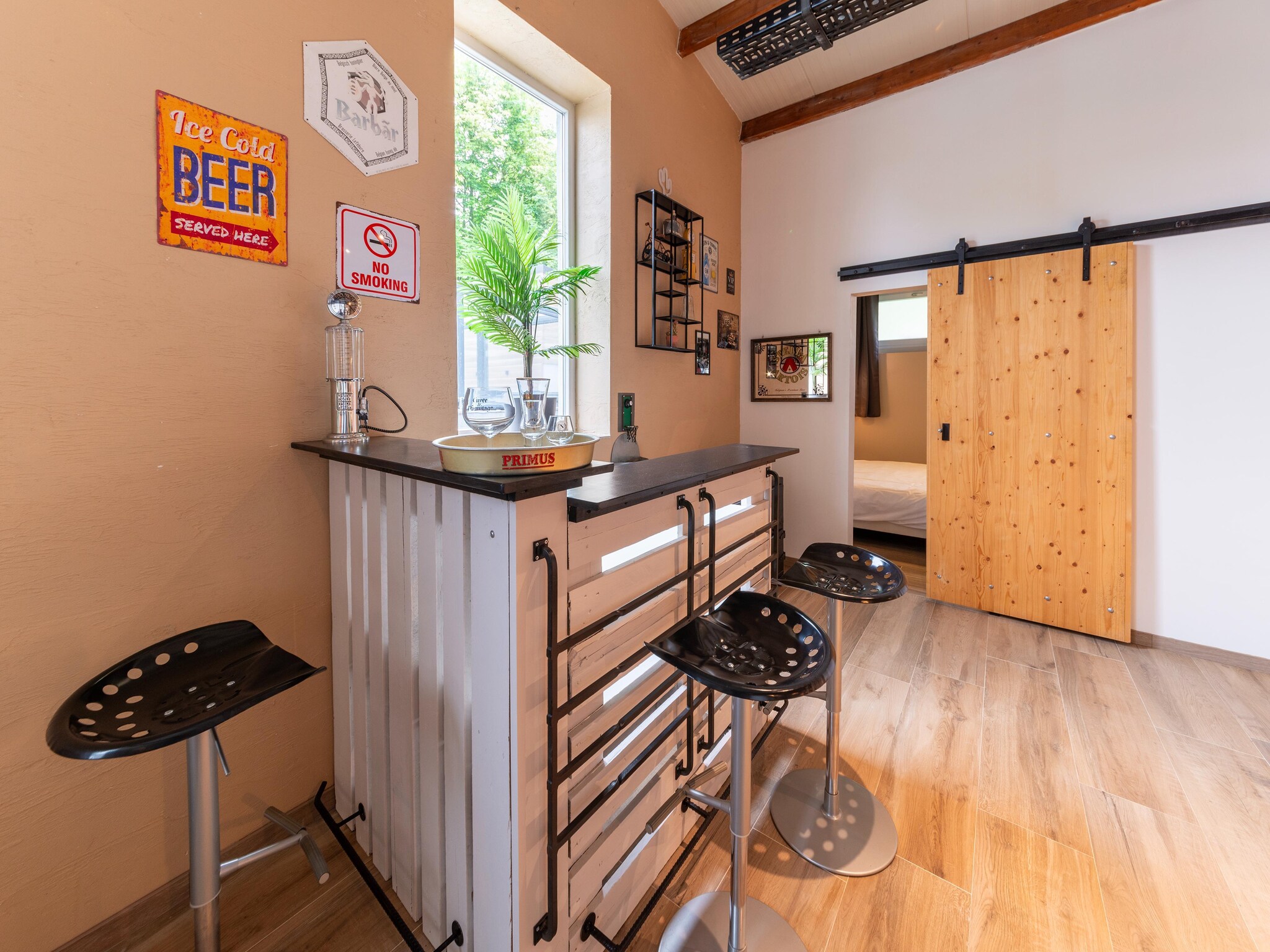   Gite à la ferme avec Piscine intérrieur