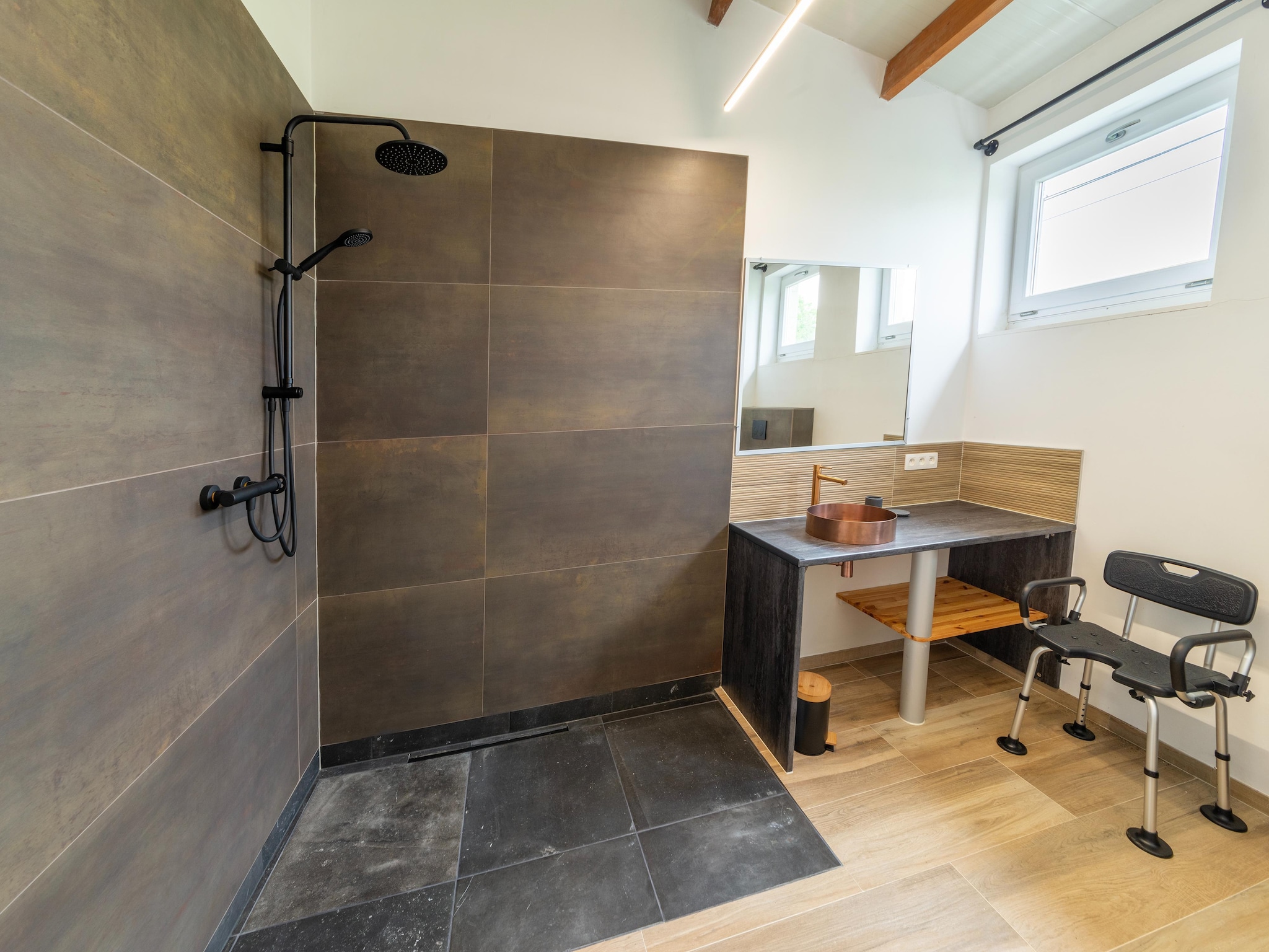   Gite à la ferme avec Piscine intérrieur