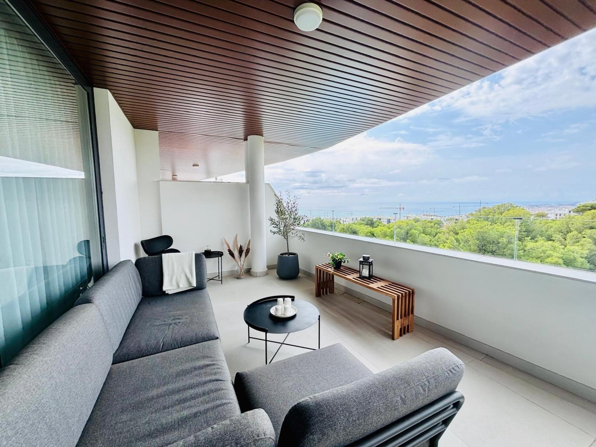   Bella Vista