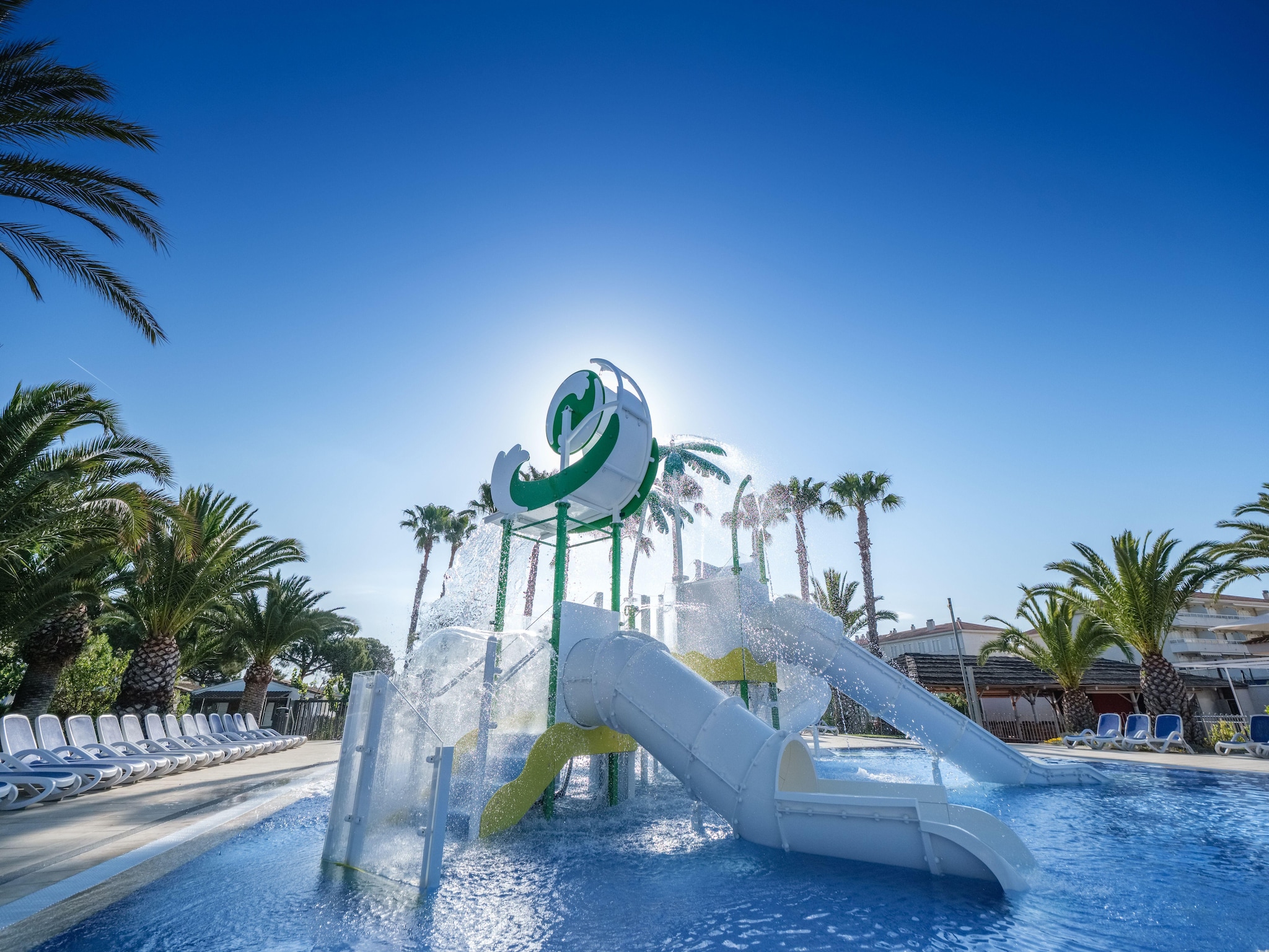   CAMPING ESTIVAL VENDRELL PLATJA  BUNGALOW TROPICAL