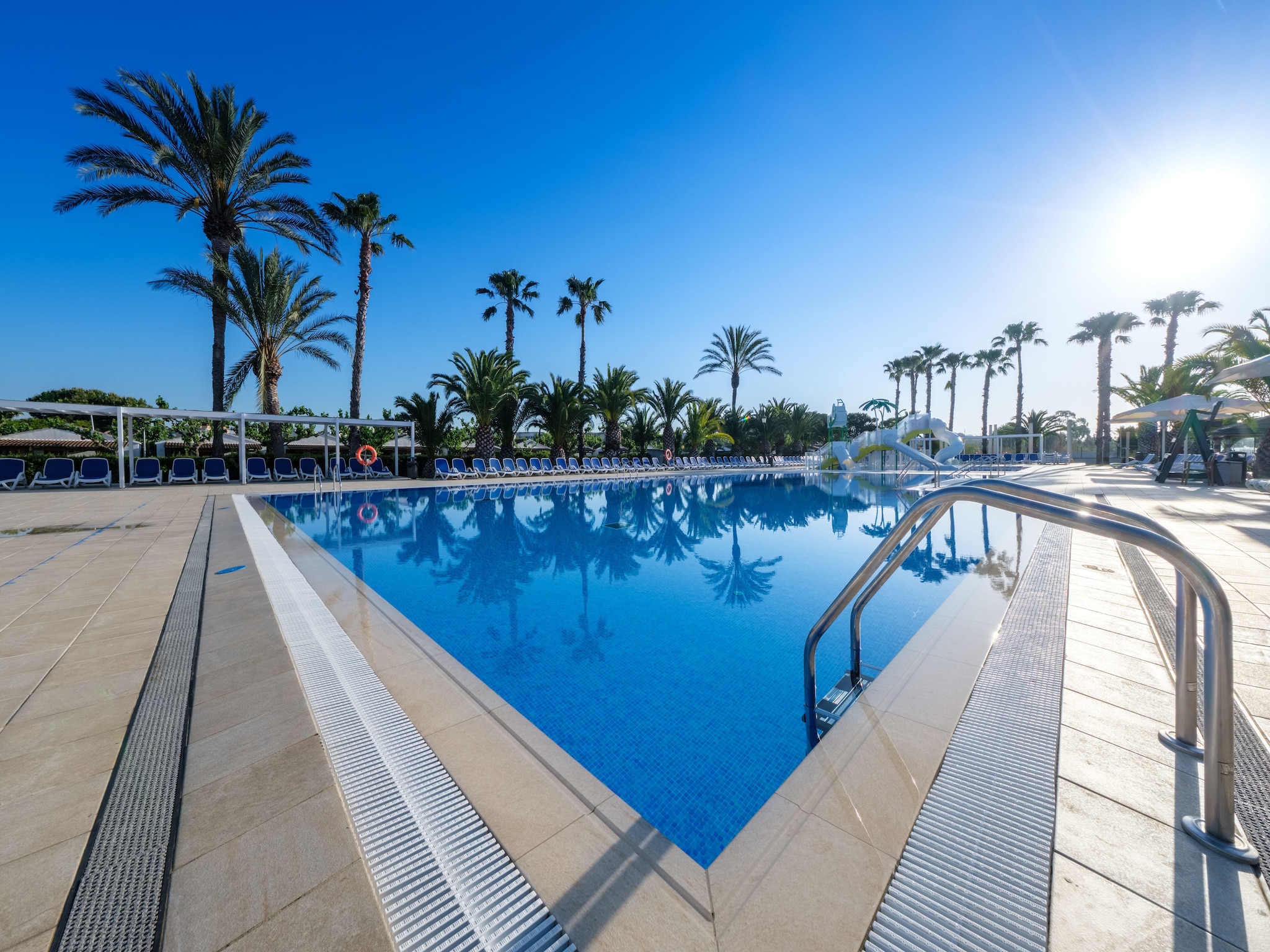   CAMPING ESTIVAL VENDRELL PLATJA  BUNGALOW TROPICAL