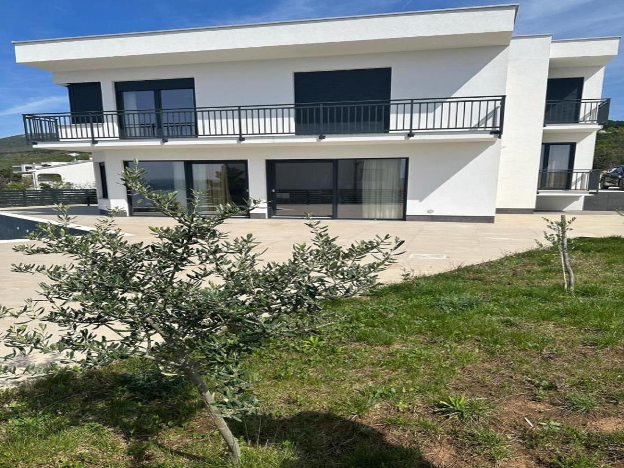   Villa V