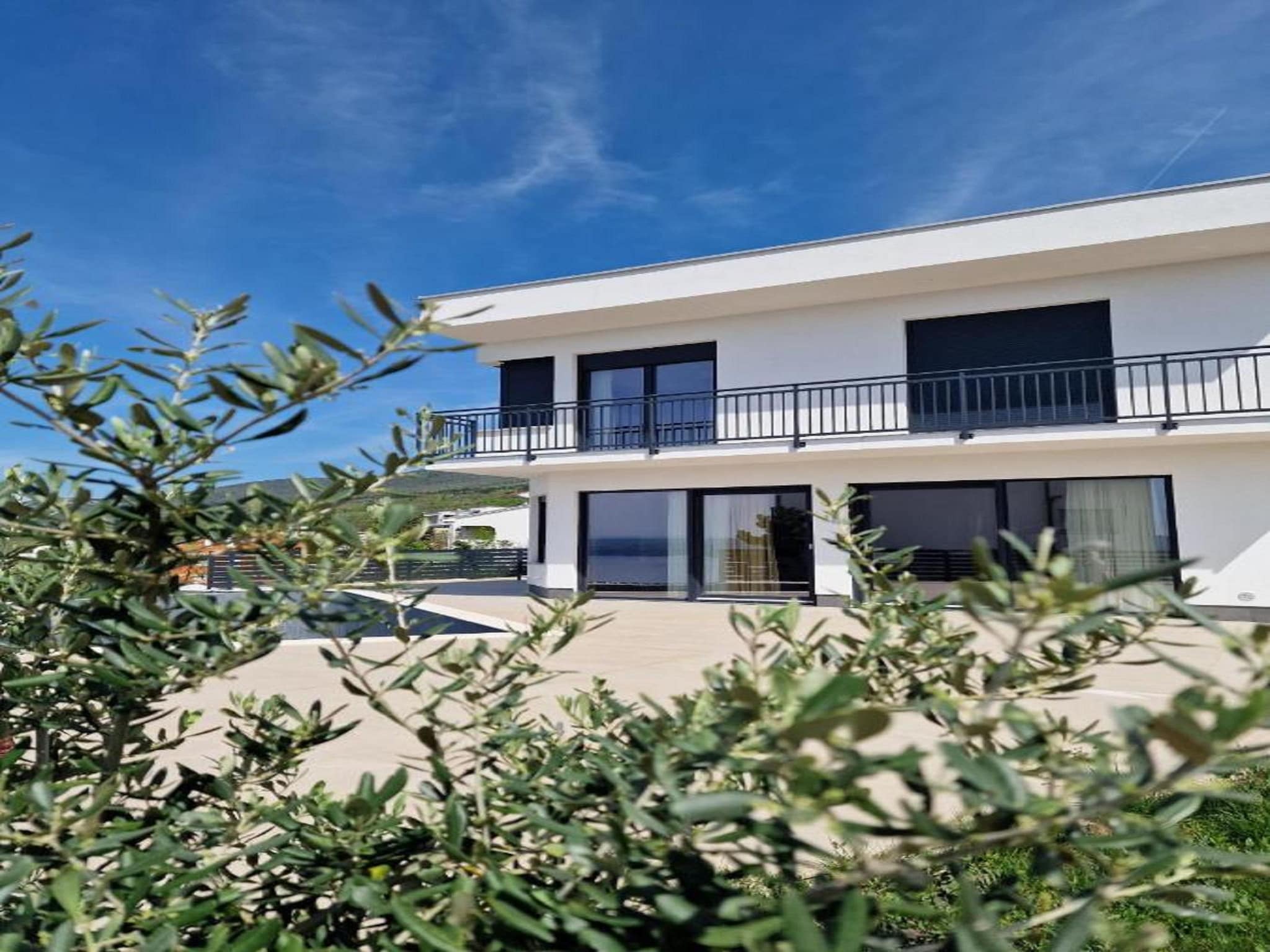   Villa V