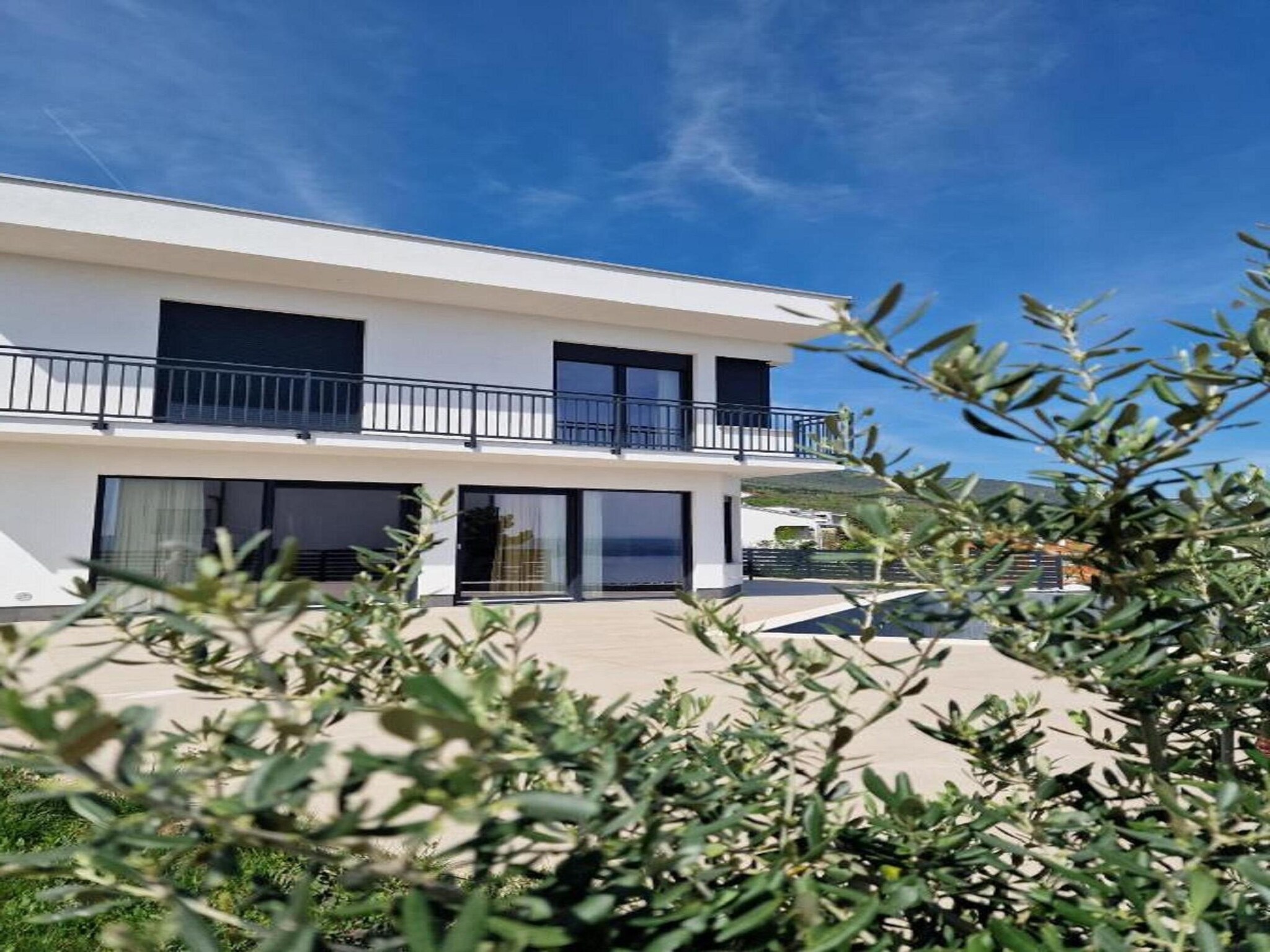   Villa V