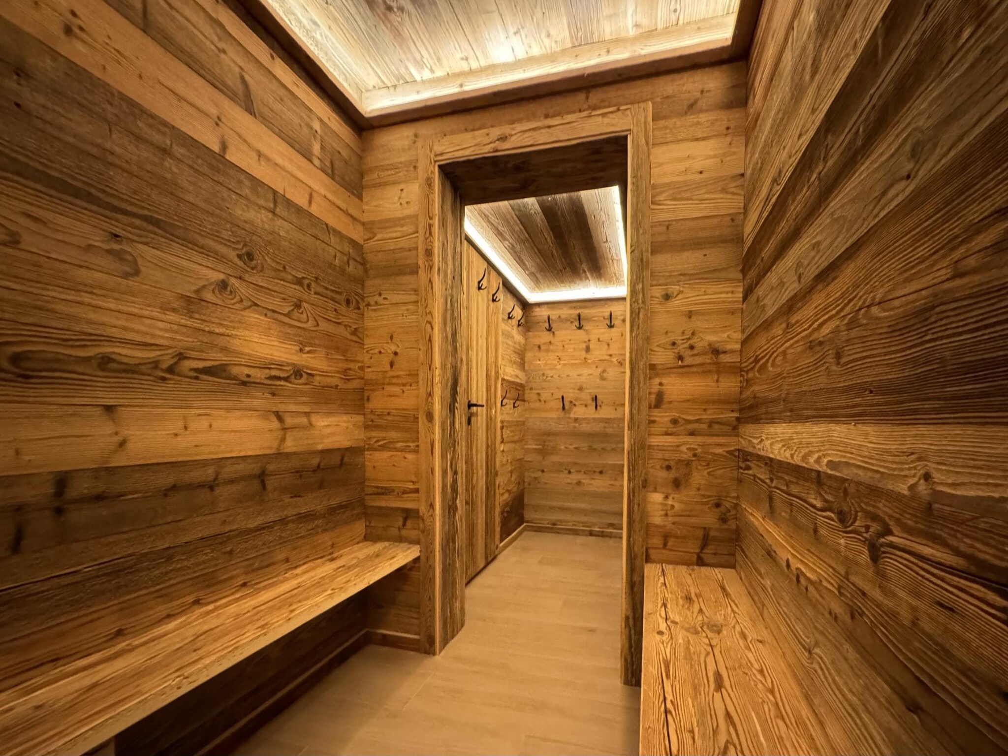 Vacation home Paradis Perdu SKI IN & QUIET chalet 14 personnes