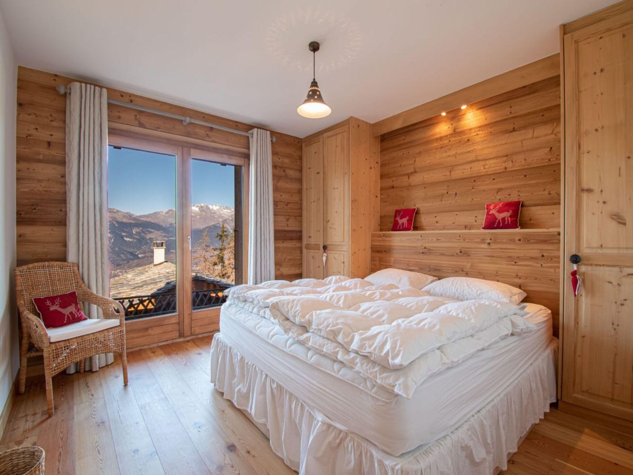 Ferienhaus Hirondelle JACUZZI & LUXURY chalet 12 pers