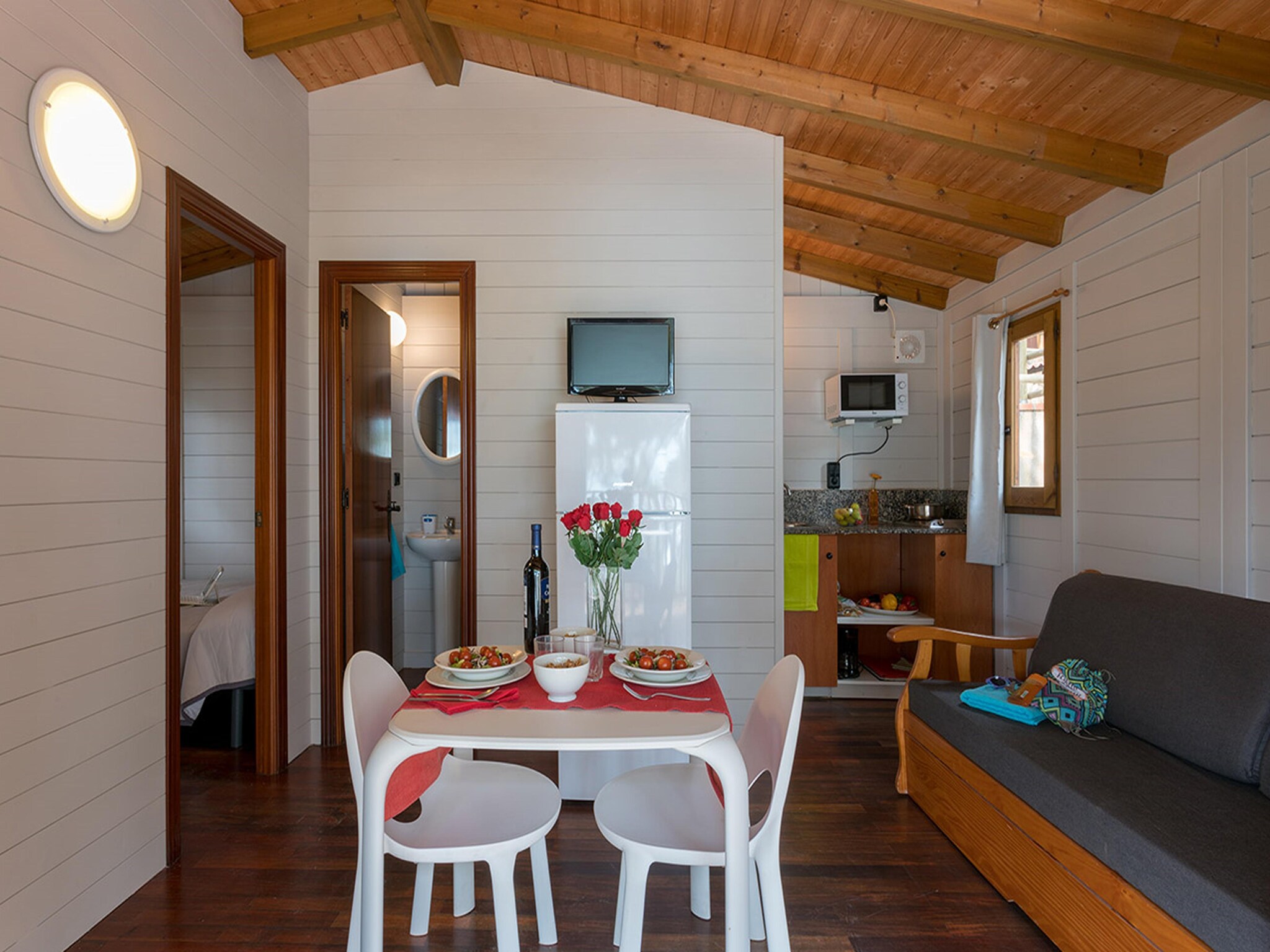 Dom Camping Estival Torre de la Mora WOODEN BUNGALOW 5
