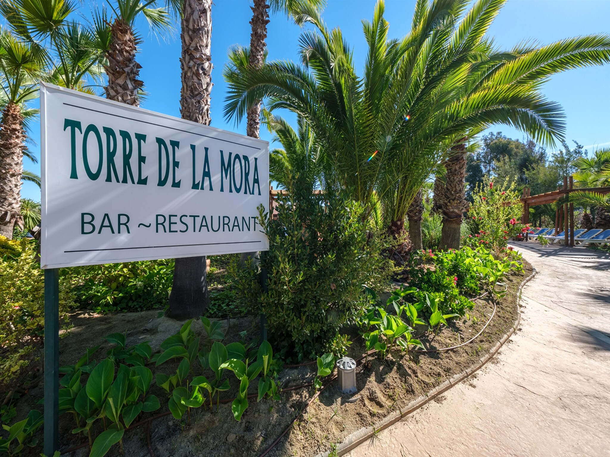 Dom Camping Estival Torre de la Mora WOODEN BUNGALOW 5