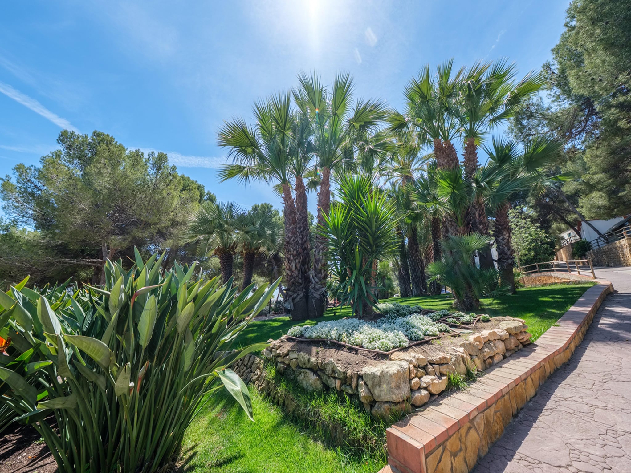 Dom Camping Estival Torre de la Mora WOODEN BUNGALOW 5