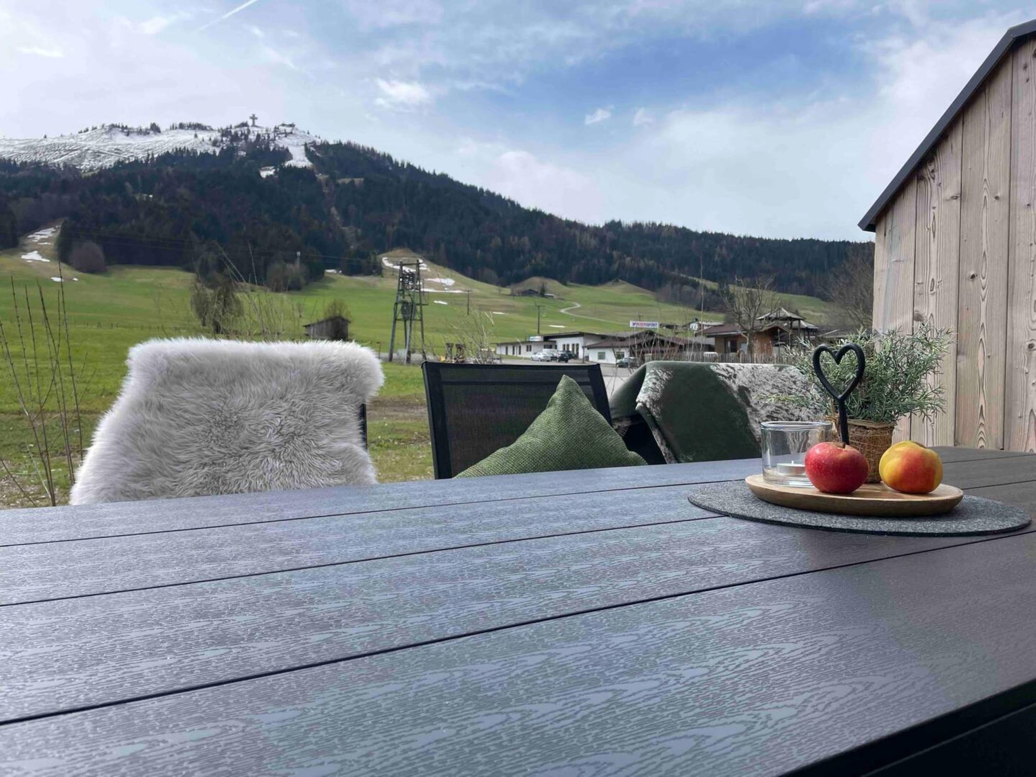 Vakantiehuis Luxusapartment mit Sauna am Berg
