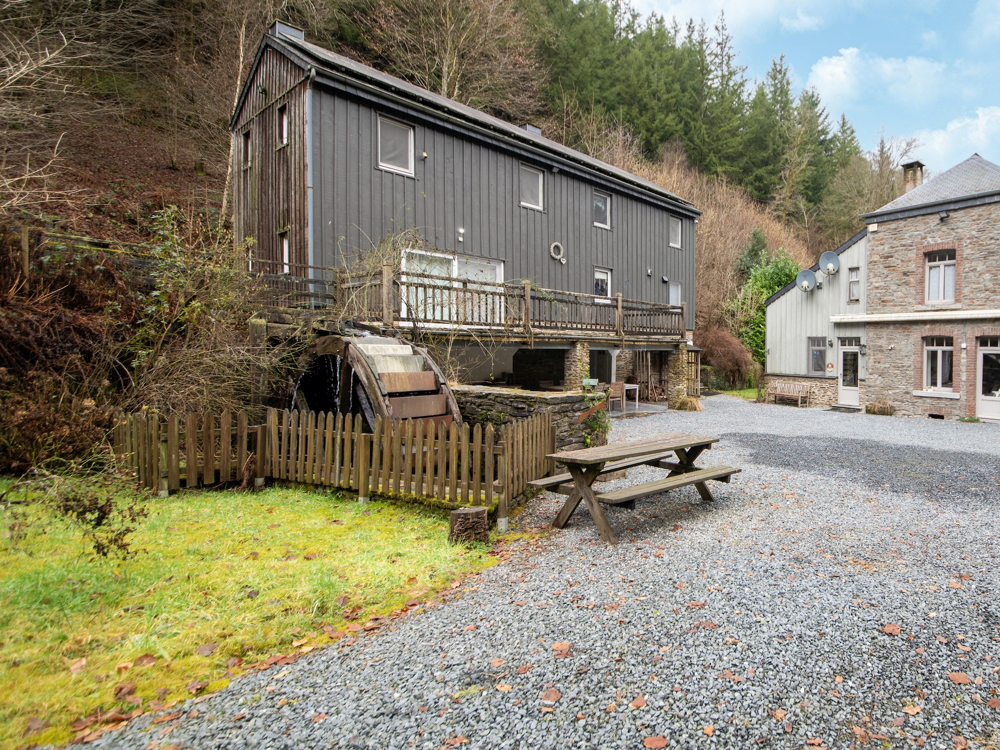   Le Vieux Moulin Bohan