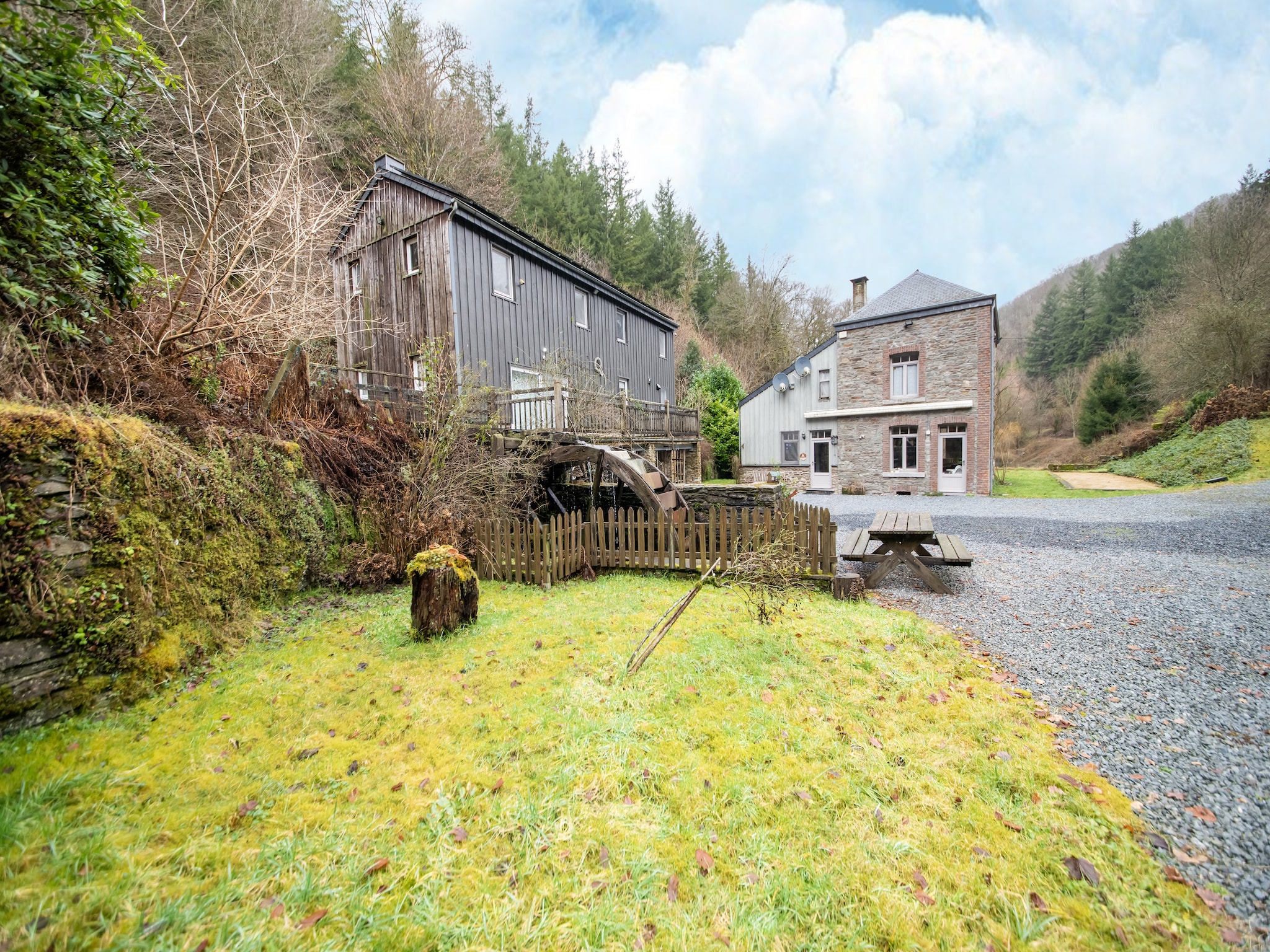   Le Vieux Moulin Bohan