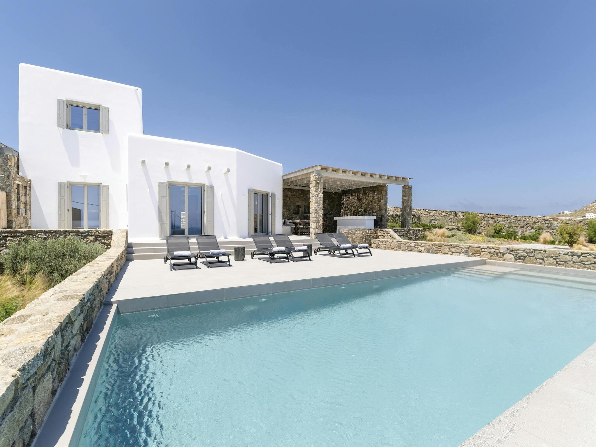   Villa Rhea