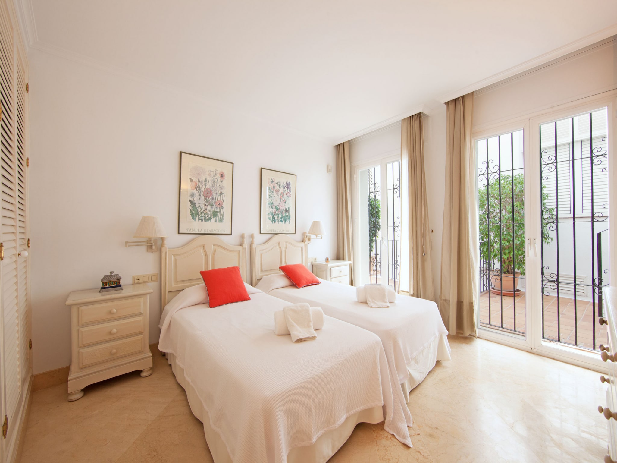 Apartment White Pearl Beach J4