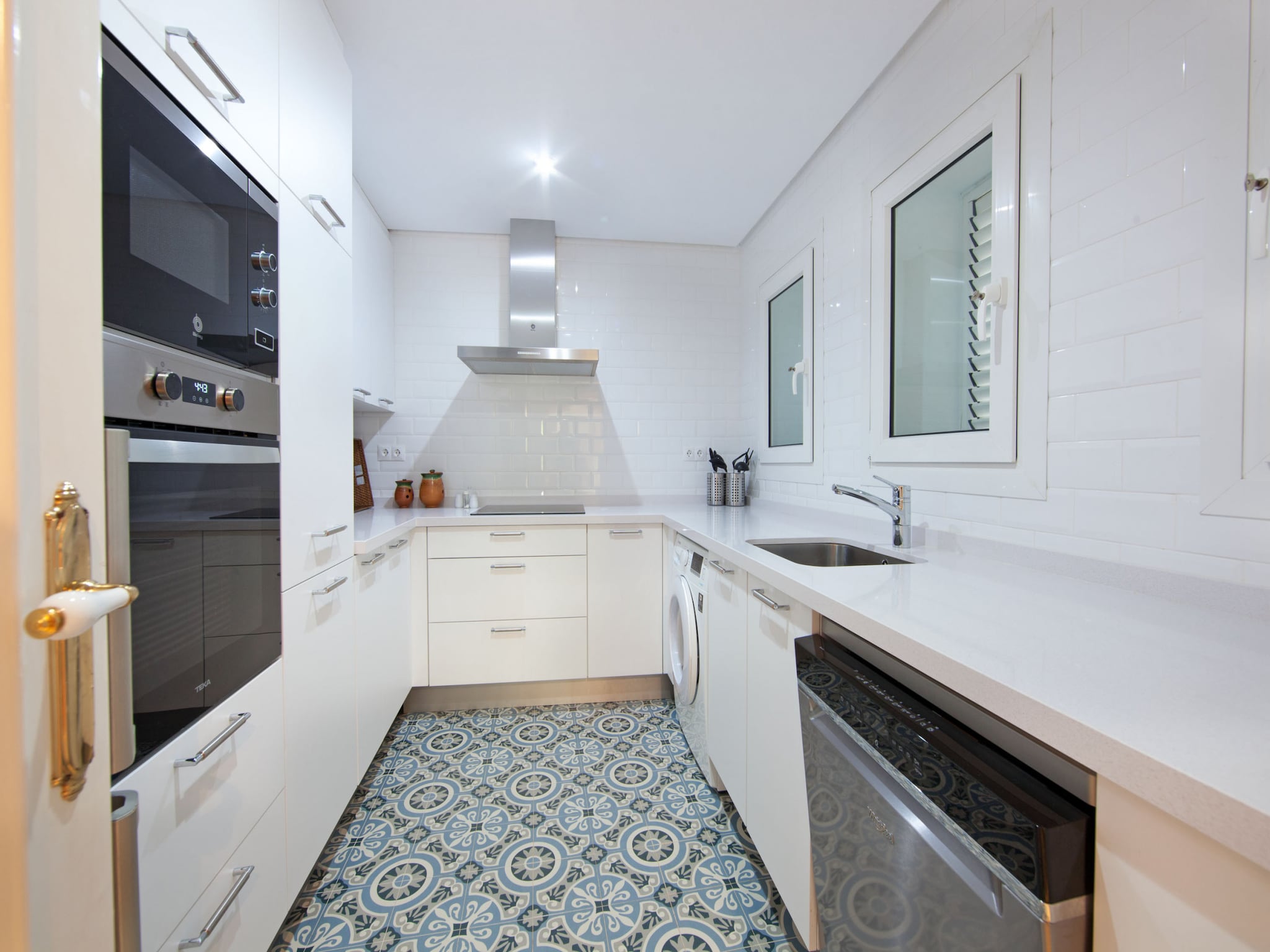 Apartment White Pearl Beach J4