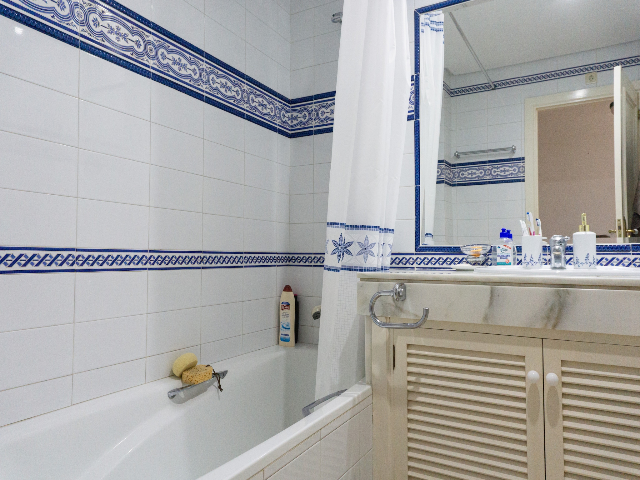 Apartment White Pearl Beach J4