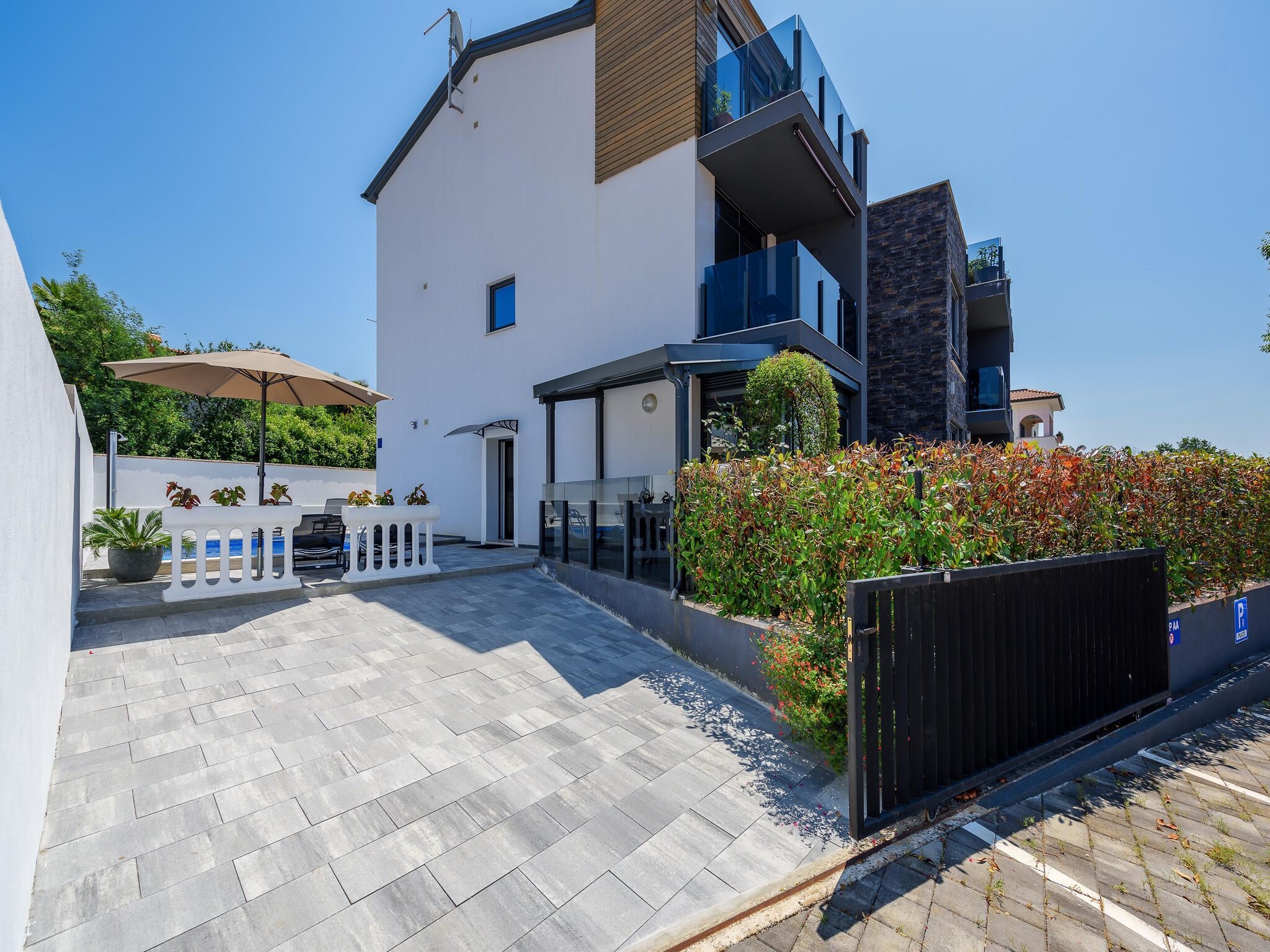 Ferienwohnung Apartment Vedran with heated pool, near Porec