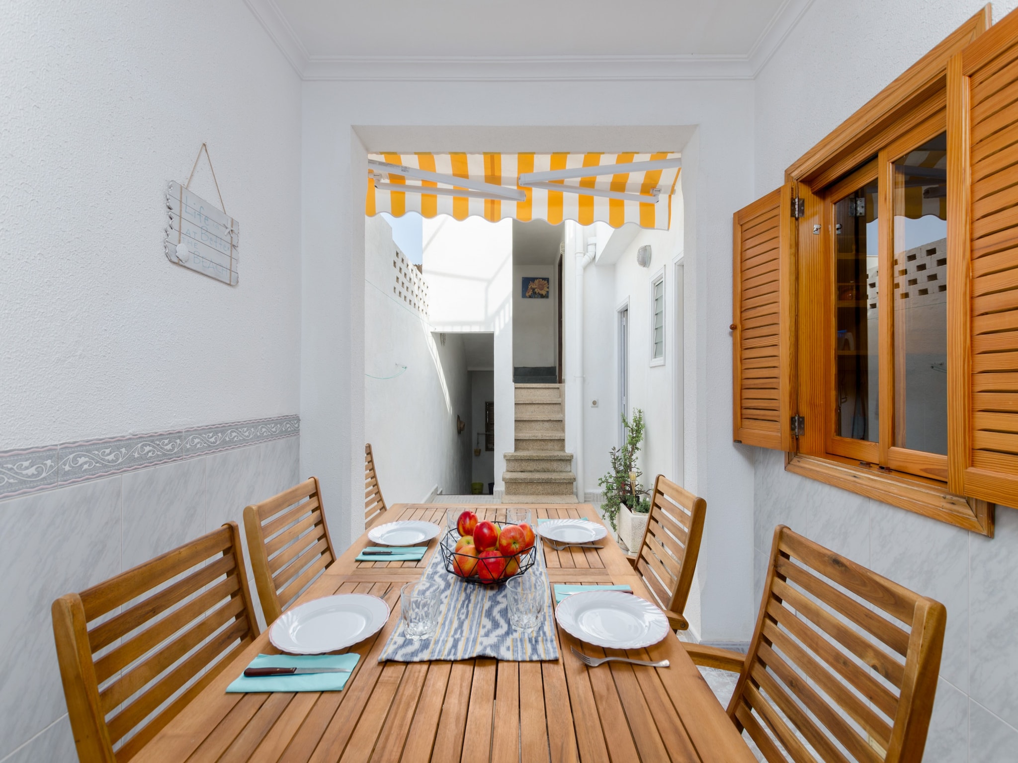   YourHouse Petita
