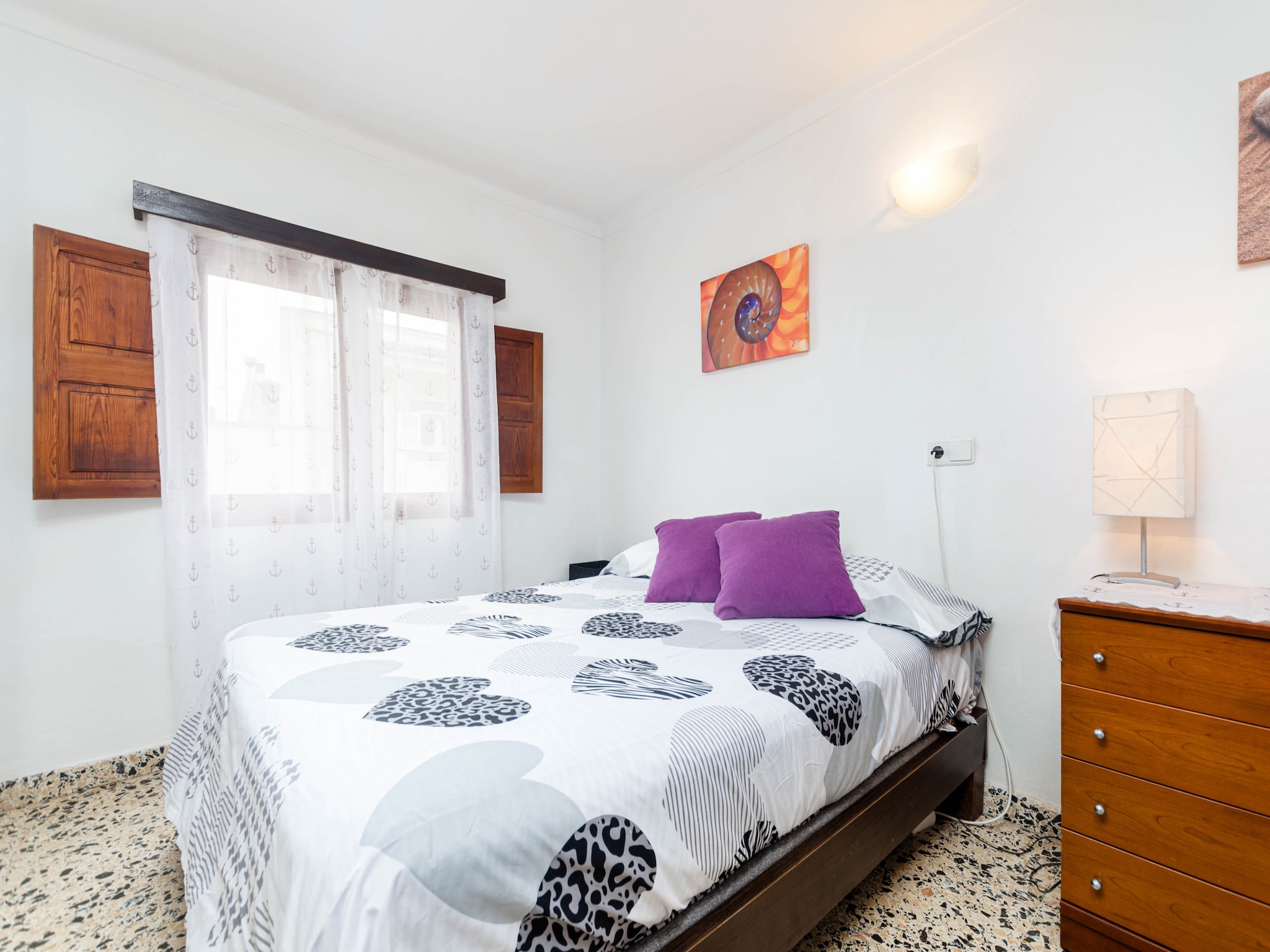   YourHouse Petita
