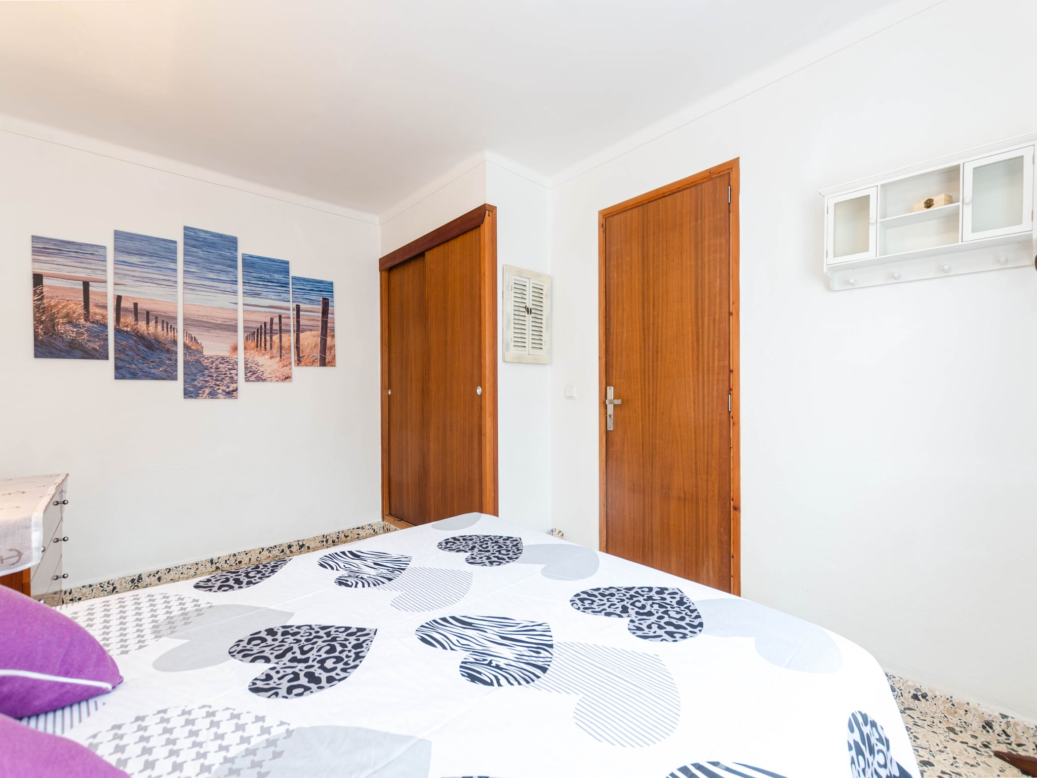   YourHouse Petita